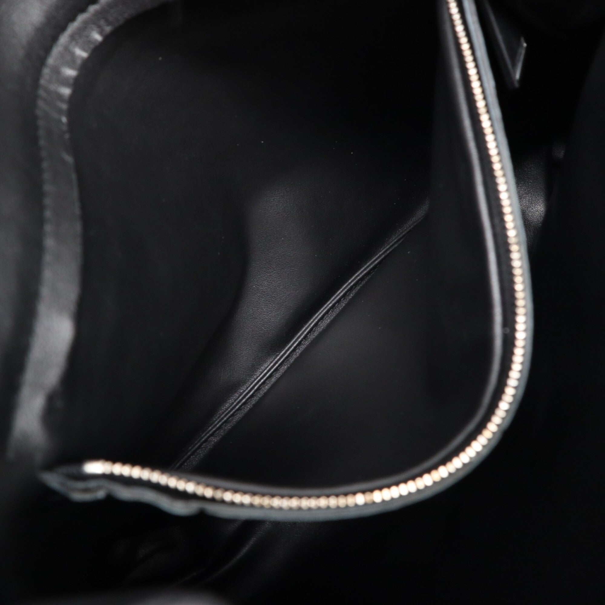 Bottega Veneta Intrecciato Black Leather Clutch Bag (Pre-Owned)