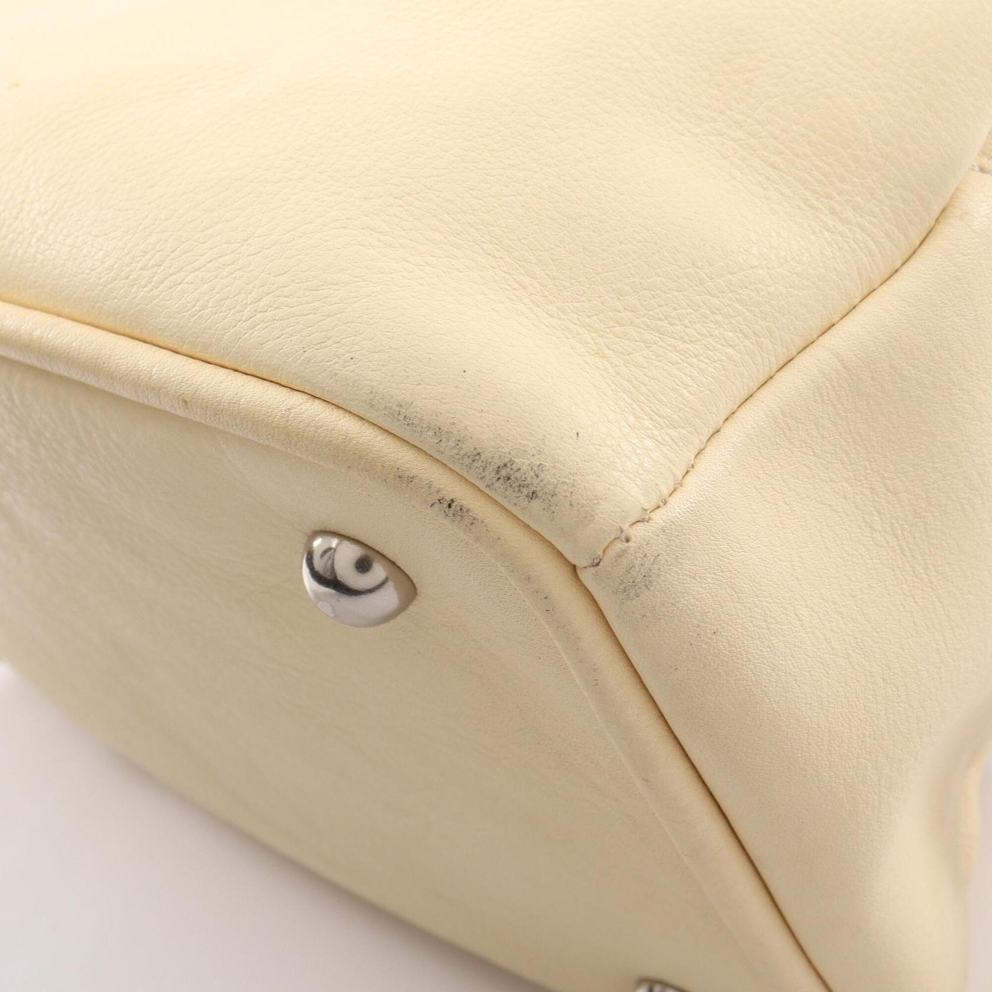 Chloé Ivory Leather Handbag (Pre-Owned)