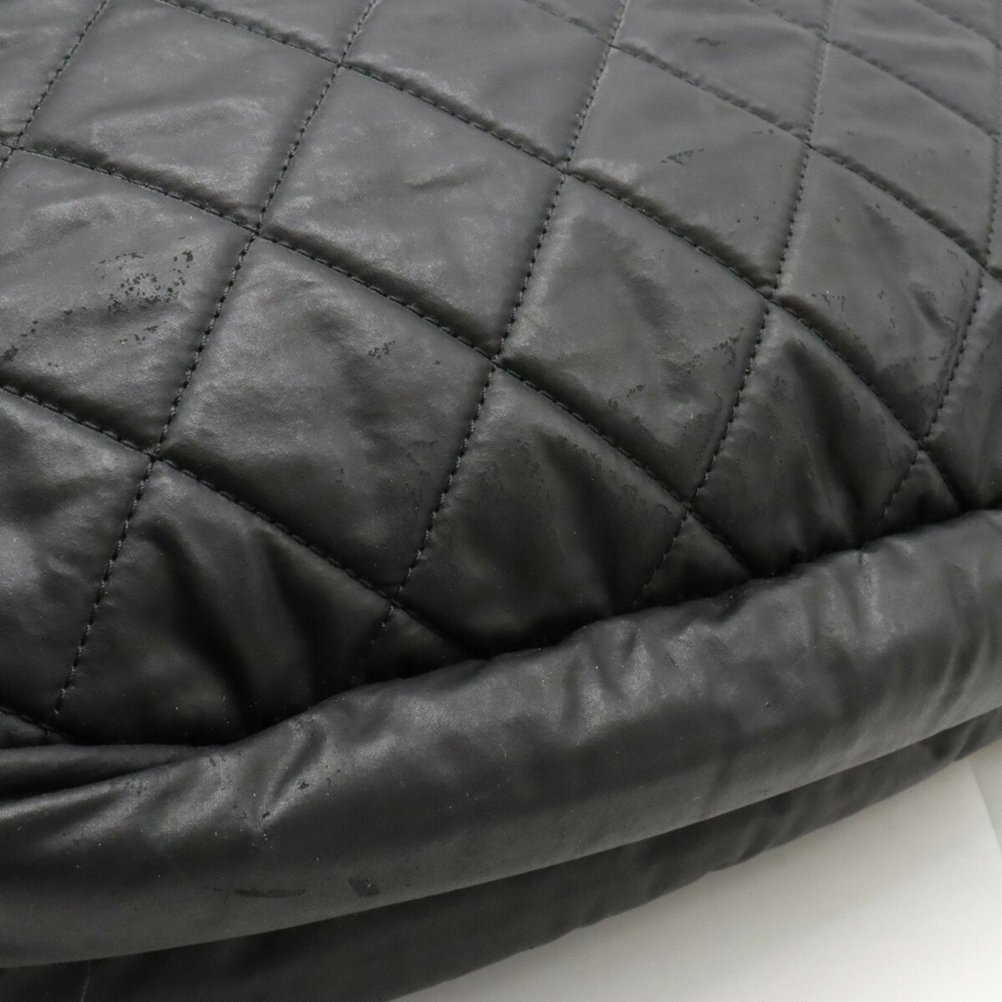 Chanel Black Leather Nylon Shoulder Bag (Pre-Owned)