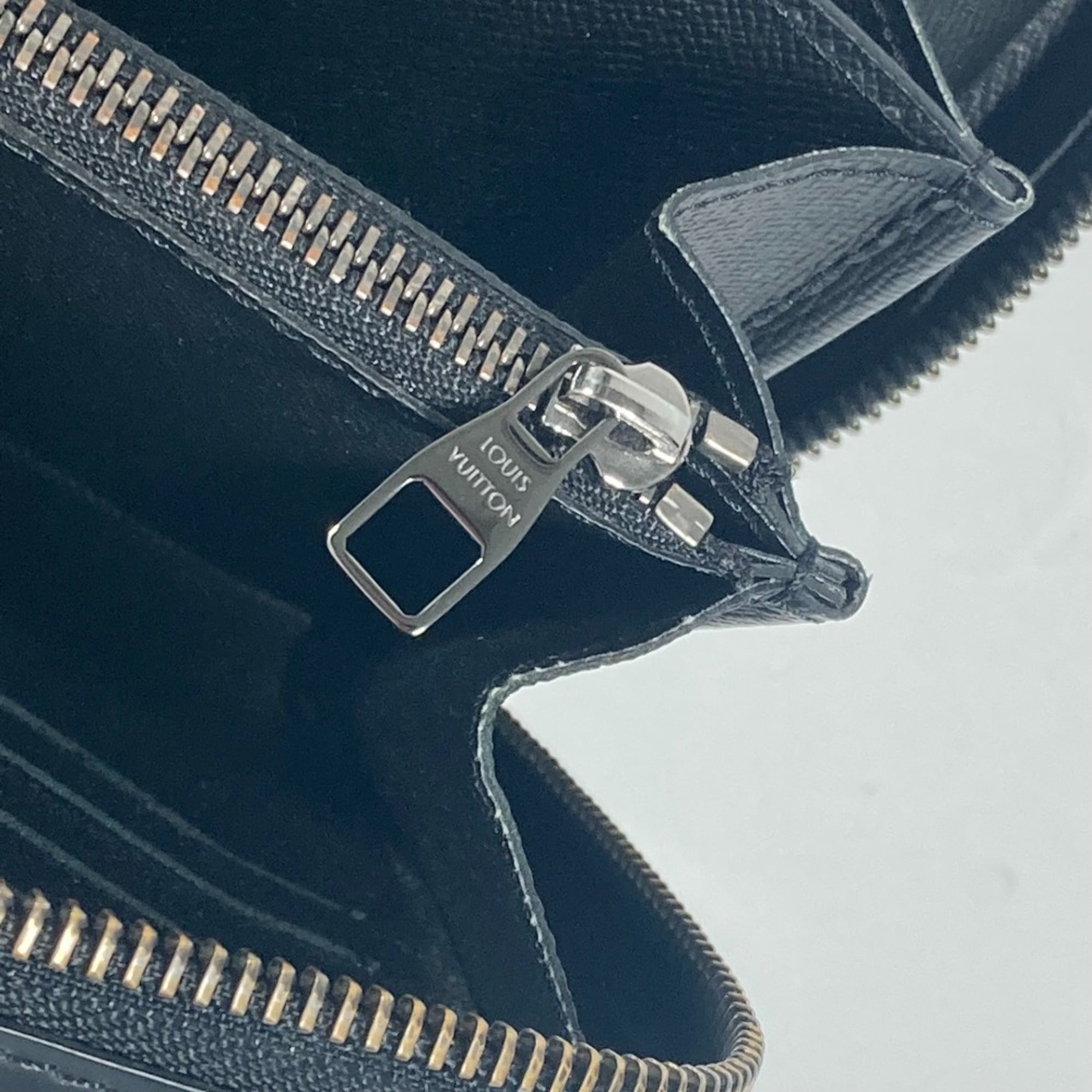Louis Vuitton Black Other Long Wallet (Bi-Fold) (Pre-Owned)