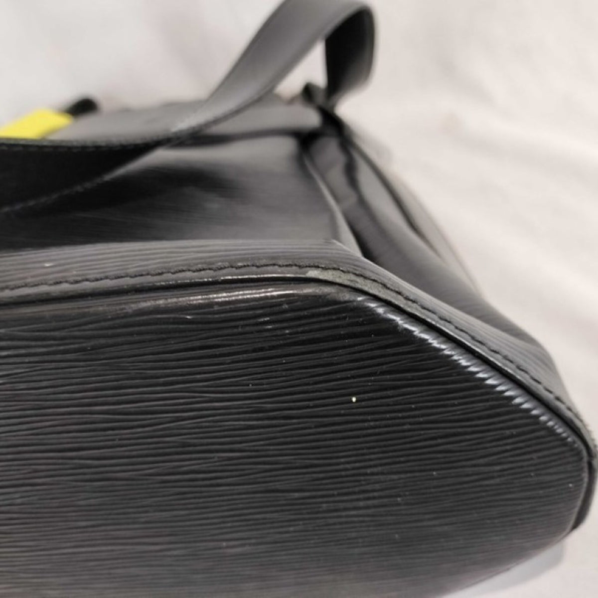 Louis Vuitton Black Noir Epi Leather Shoulder Bag (Pre-Owned)