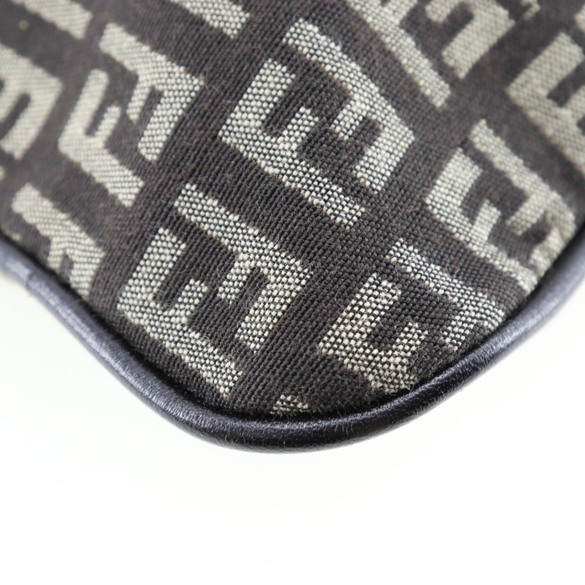 Fendi Zucchino Brown Canvas Shoulder Bag (Pre-Owned)