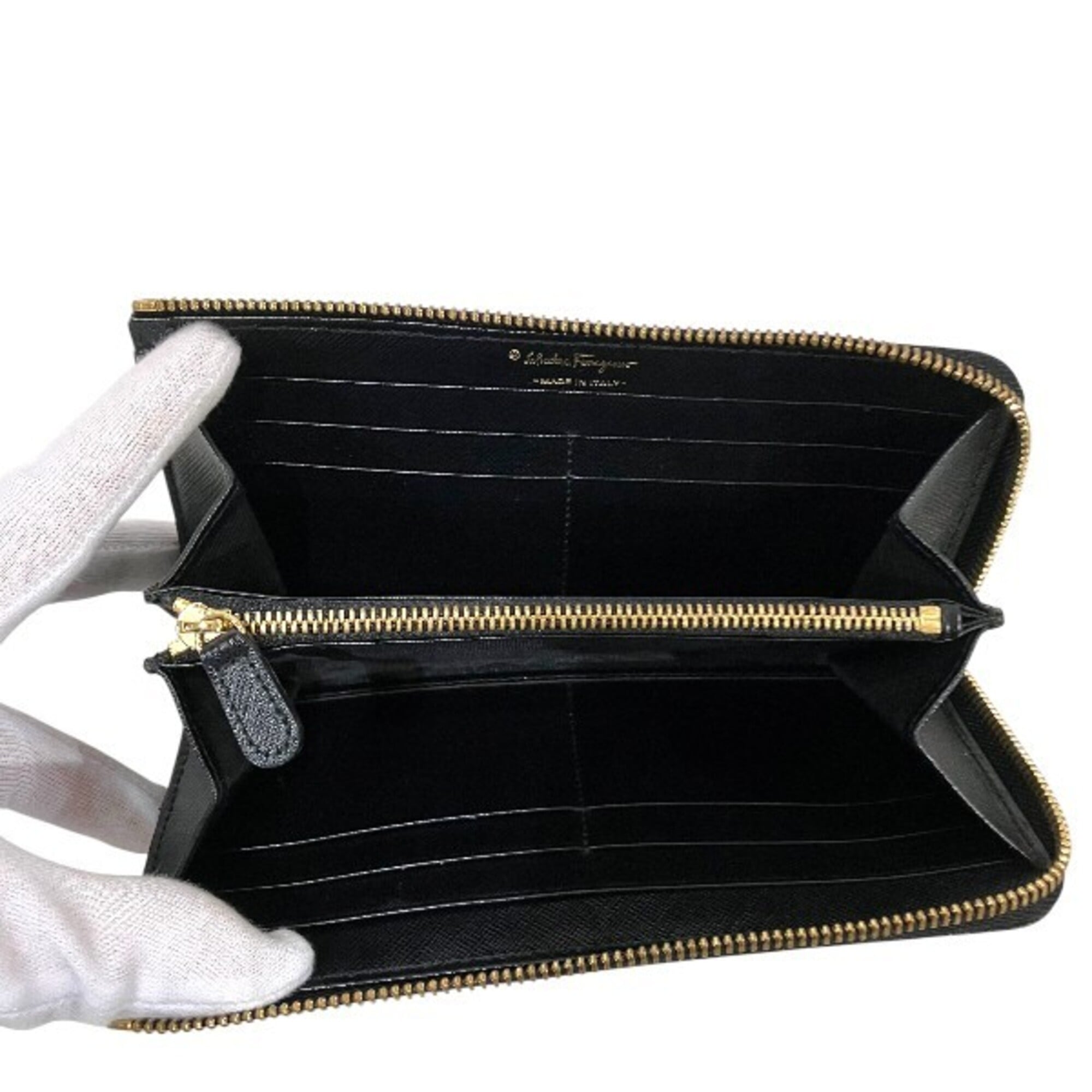 Salvatore Ferragamo Black Leather Long Wallet (Bi-Fold) (Pre-Owned)