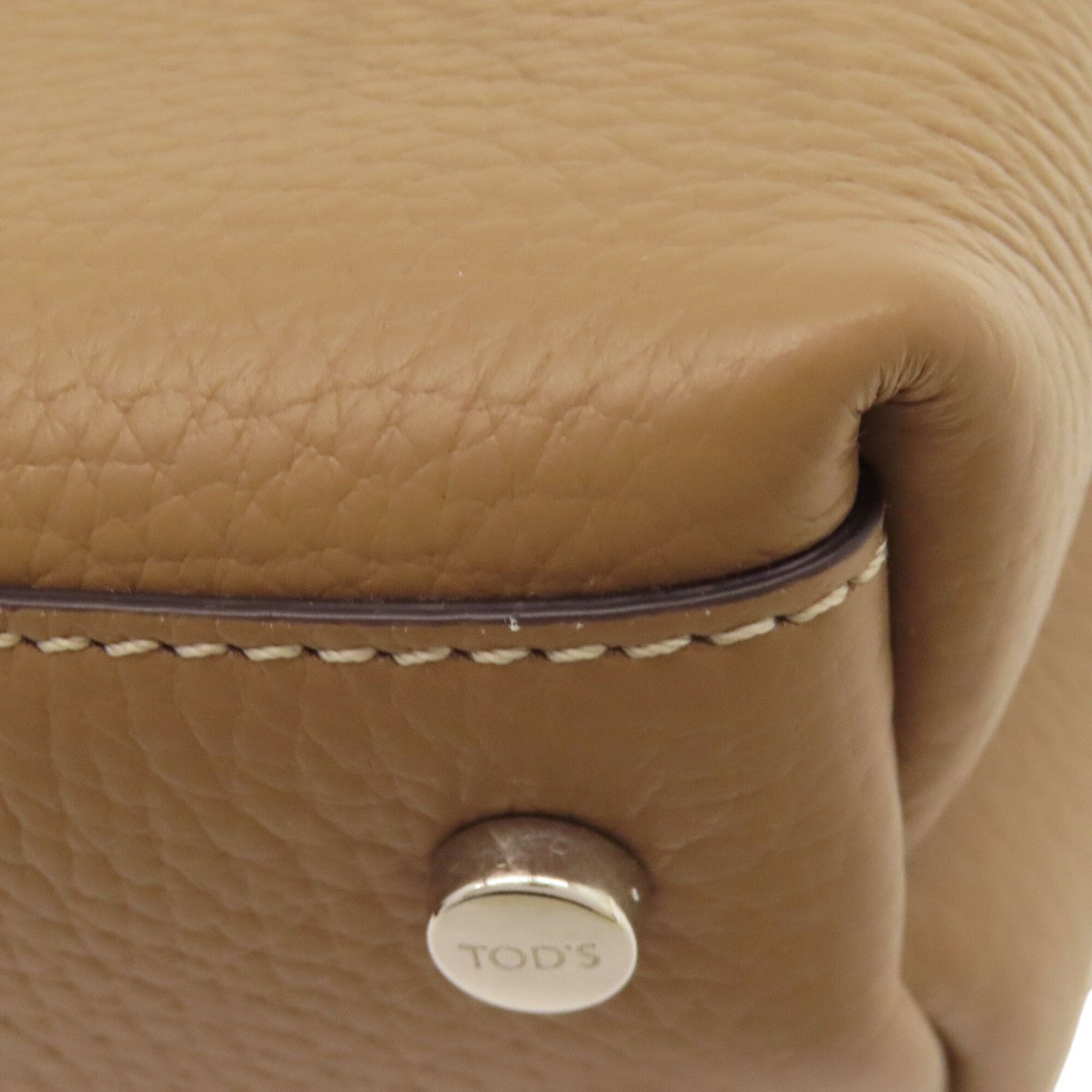 Tod's Brown Leather Handbag (Pre-Owned)