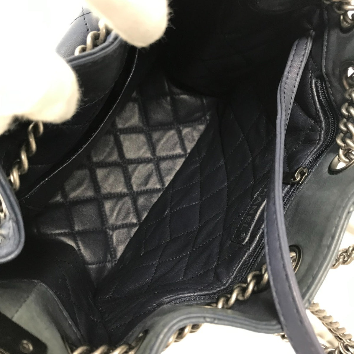 Chanel Blue Leather Shoulder Bag (Pre-Owned)