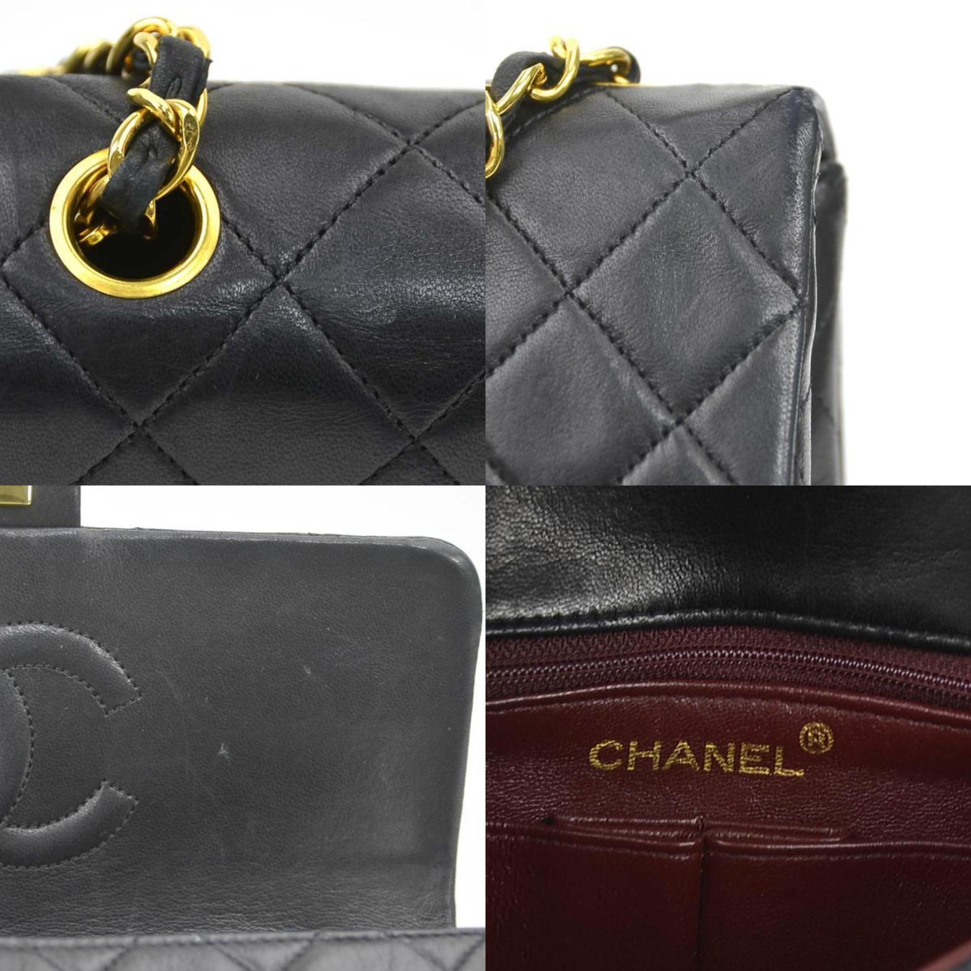 Chanel Black Leather Shoulder Bag (Pre-Owned)