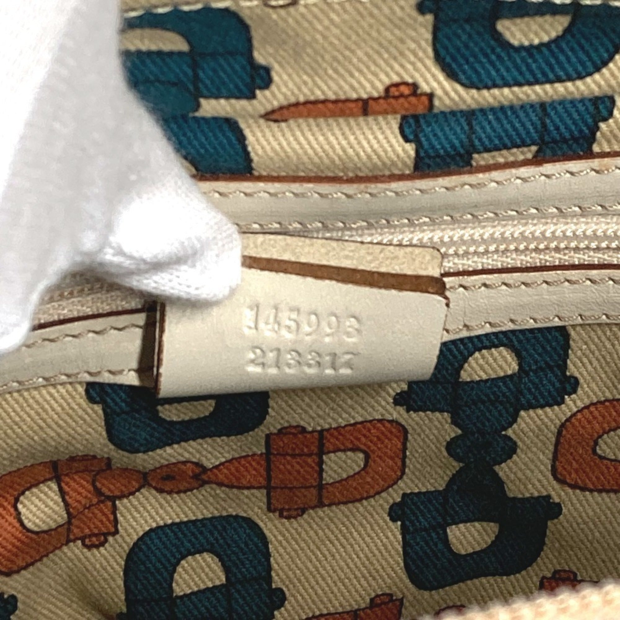 Gucci Off-White Leather Shoulder Bag Tote Bag (Pre-Owned)