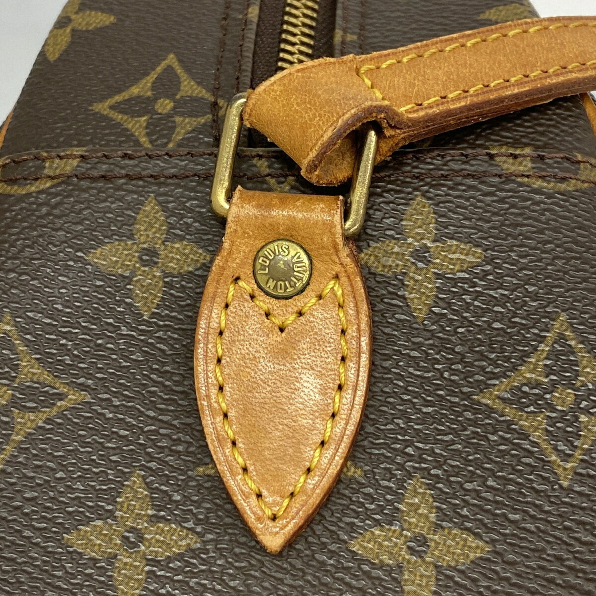 Louis Vuitton Brown Shoulder Bag (Pre-Owned)