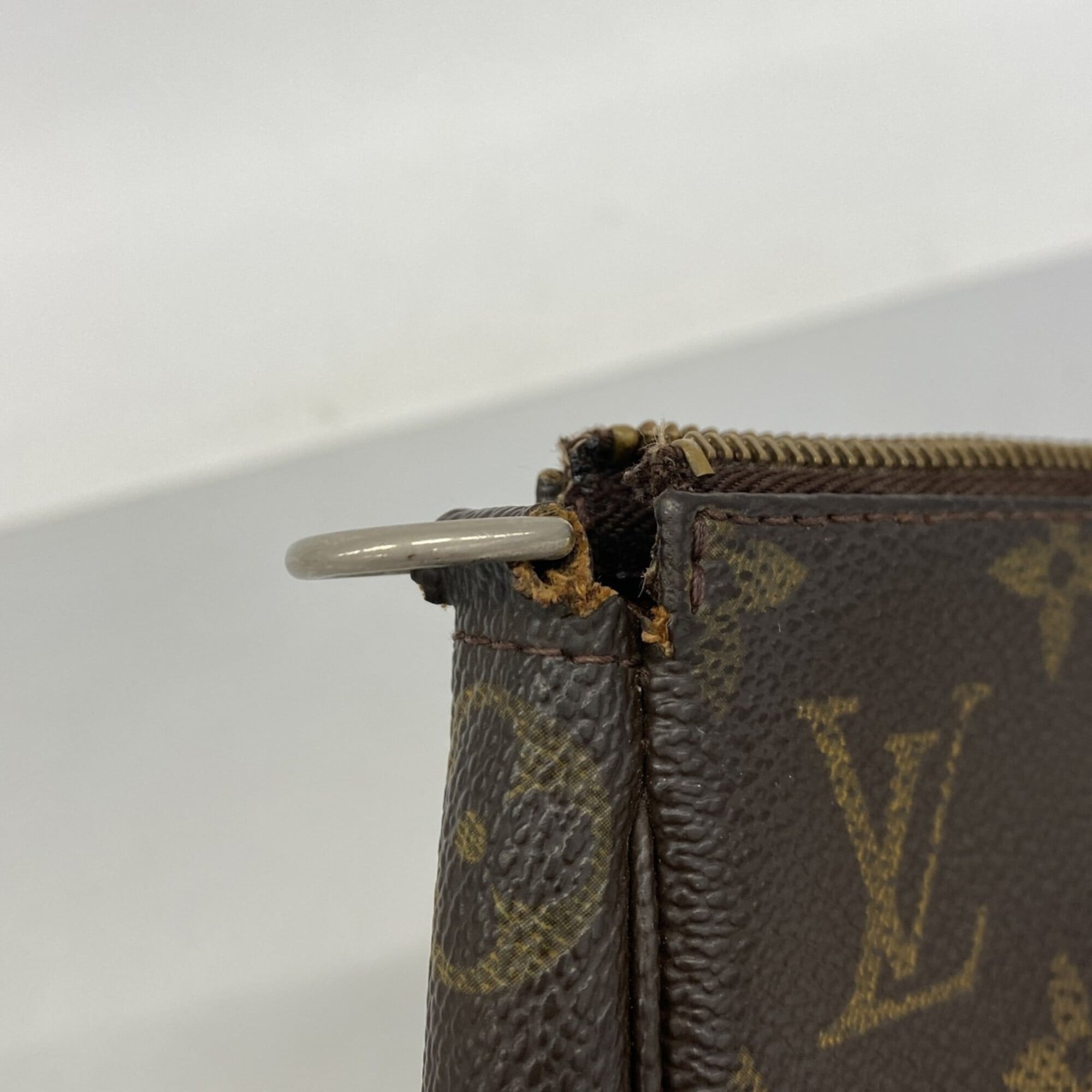 Louis Vuitton Brown Pouch (Pre-Owned)