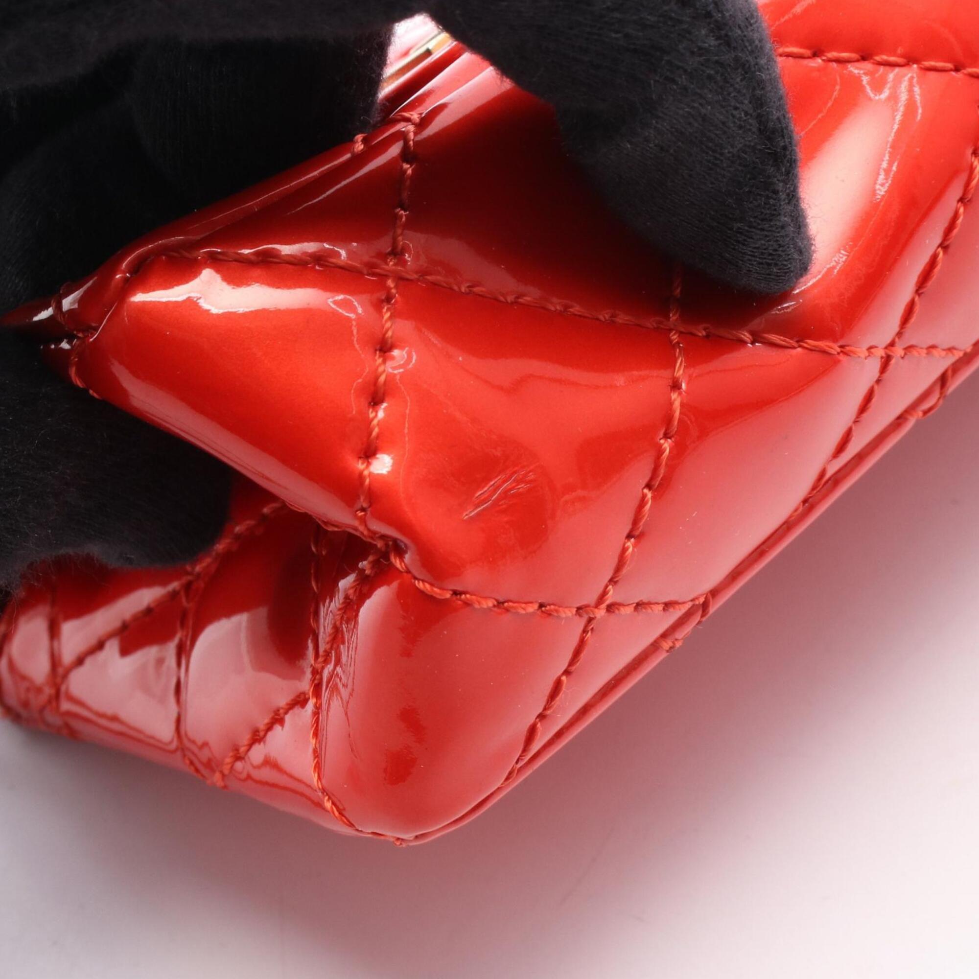 Chanel Red Color Patent Leather Handbag Shoulder Bag (Pre-Owned)