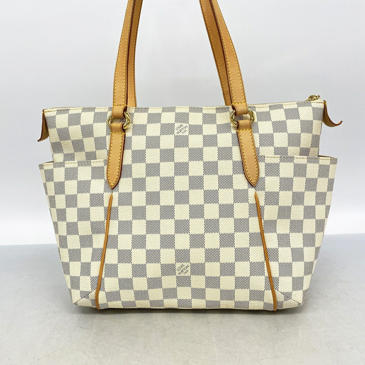 Louis Vuitton White Tote Bag (Pre-Owned)