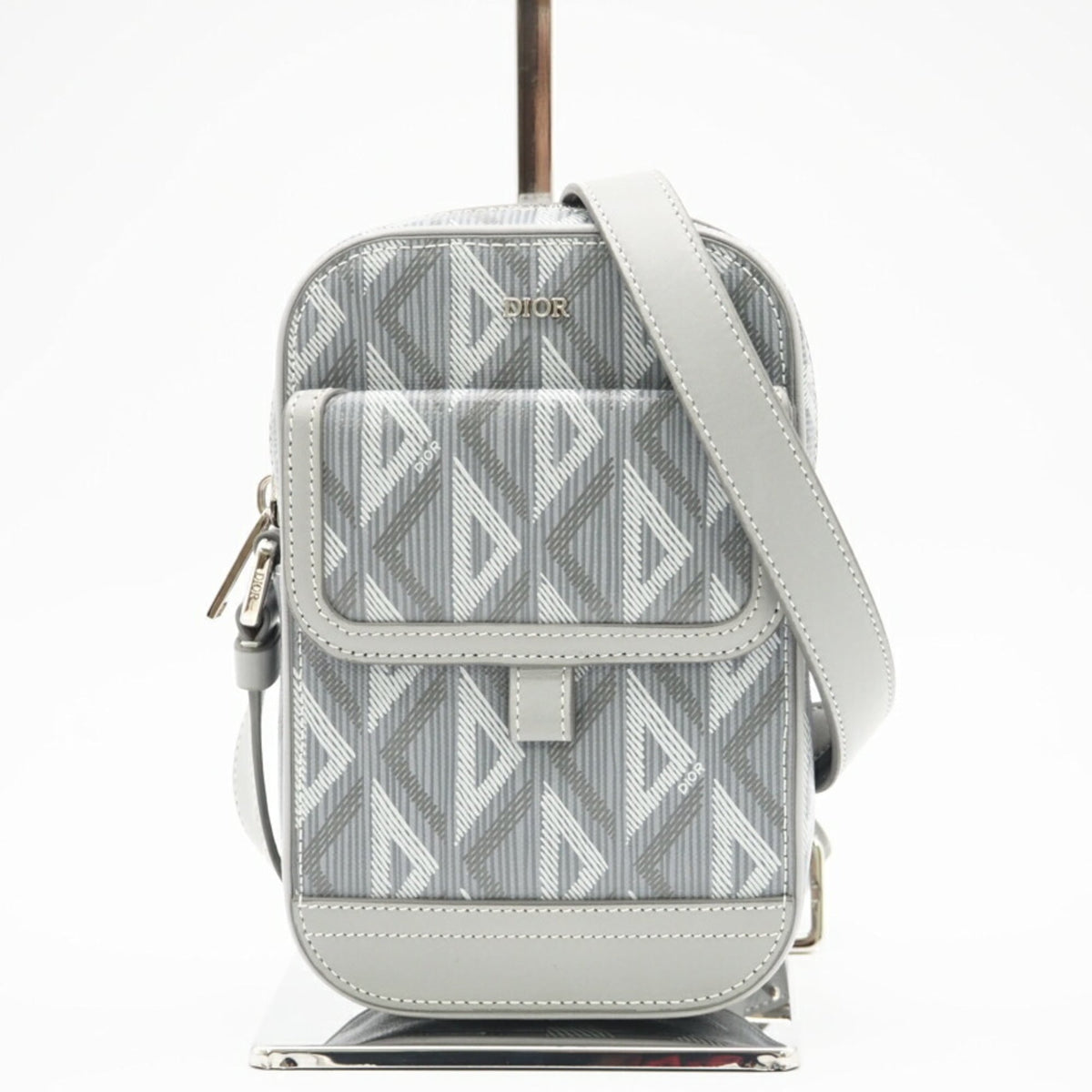Christian Dior Gray White Leather Shoulder Bag (Pre-Owned)