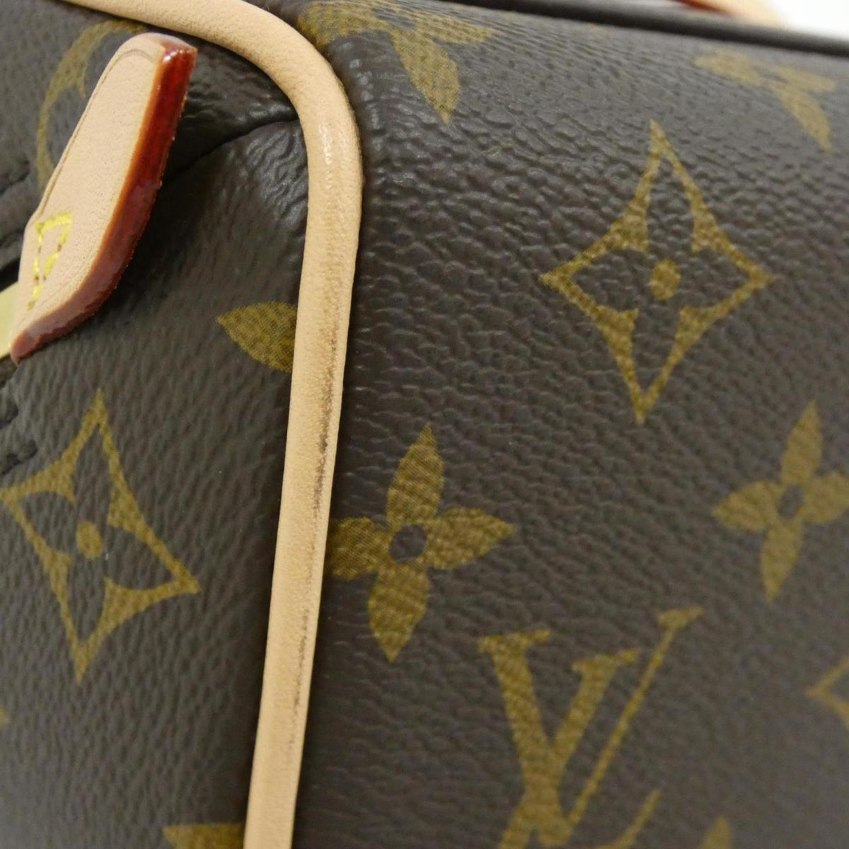 Louis Vuitton Marron Coated Canvas Shoulder Bag (Pre-Owned)