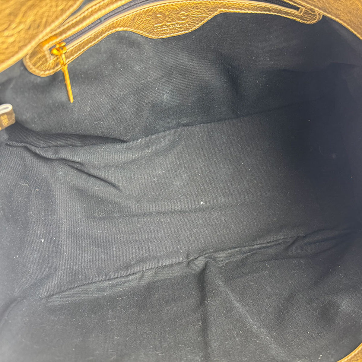 Unspecified Black Gold Leather Handbag (Pre-Owned)