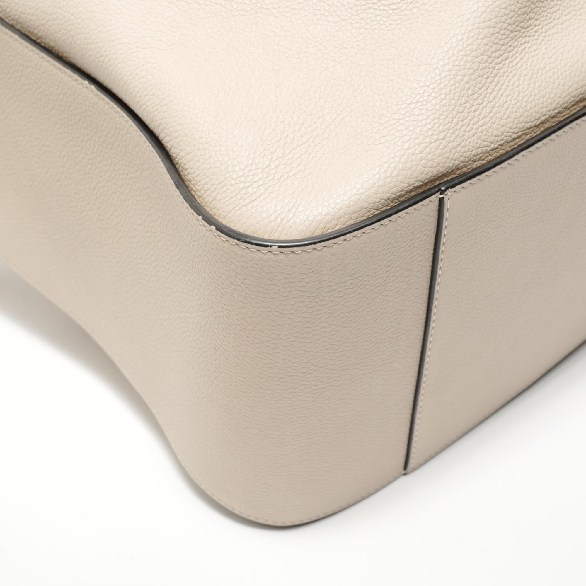 Loewe Hammock Beige Handbag (Pre-Owned)