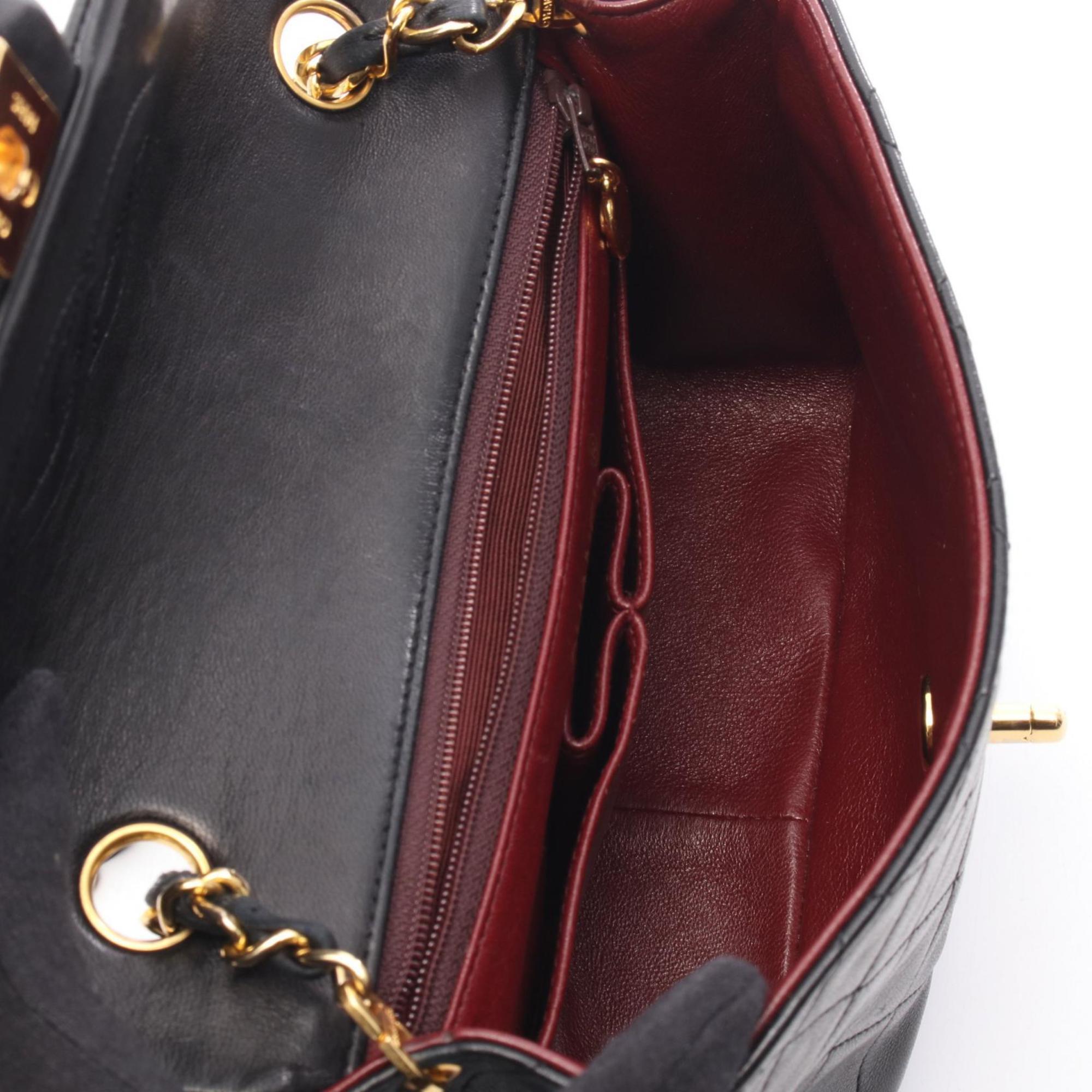 Chanel Black Leather Handbag Shoulder Bag (Pre-Owned)