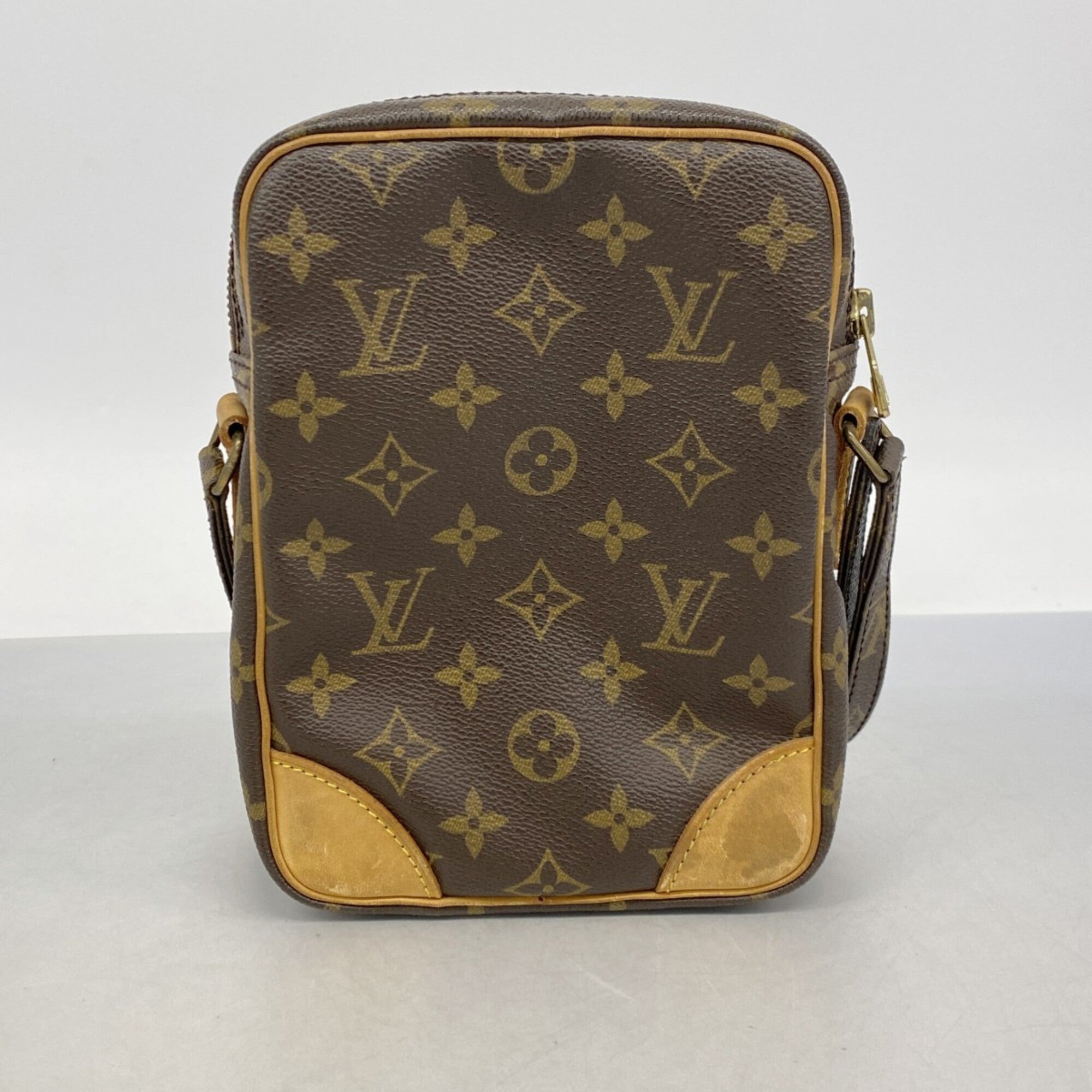 Louis Vuitton Brown Shoulder Bag (Pre-Owned)