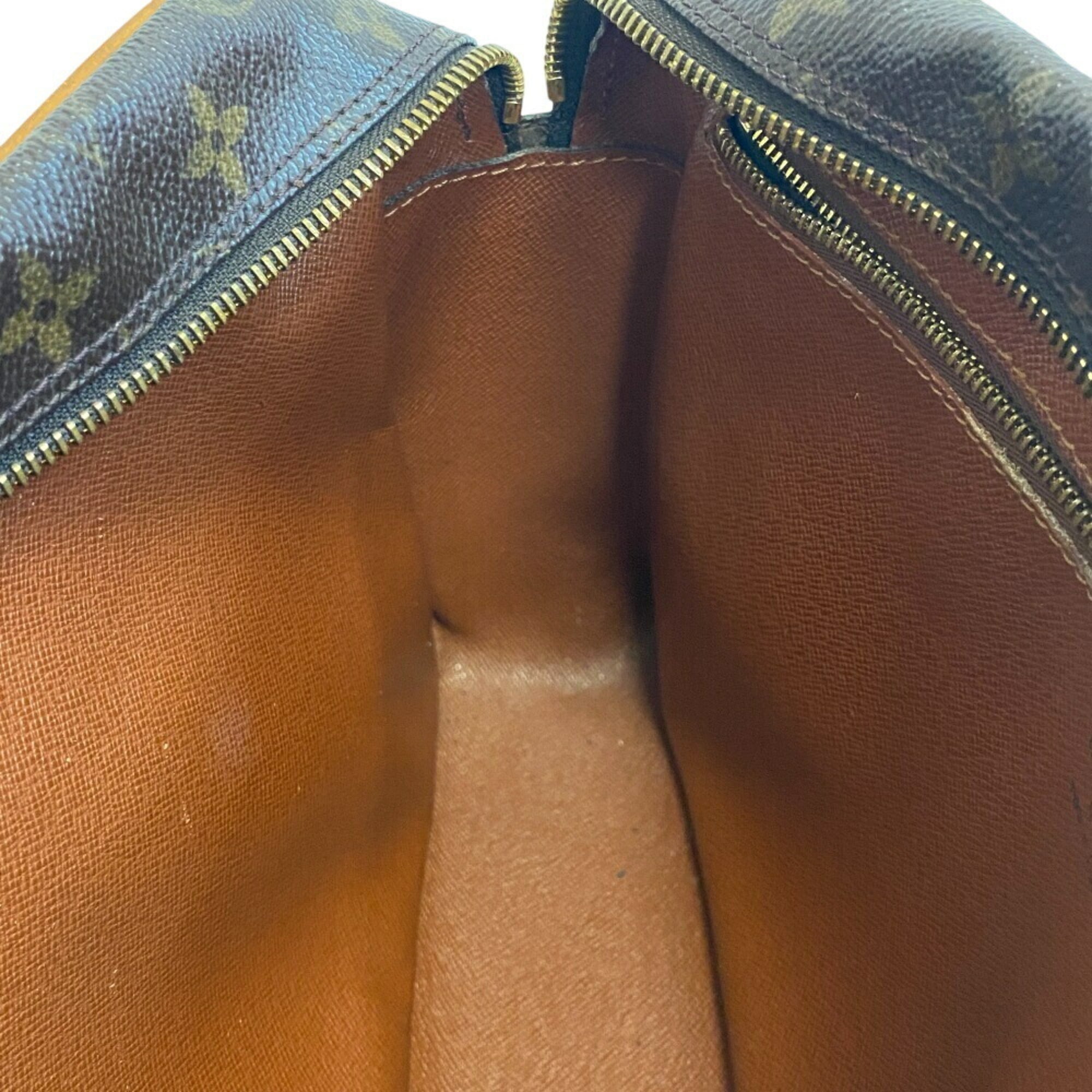 Louis Vuitton Brown Leather Shoulder Bag (Pre-Owned)