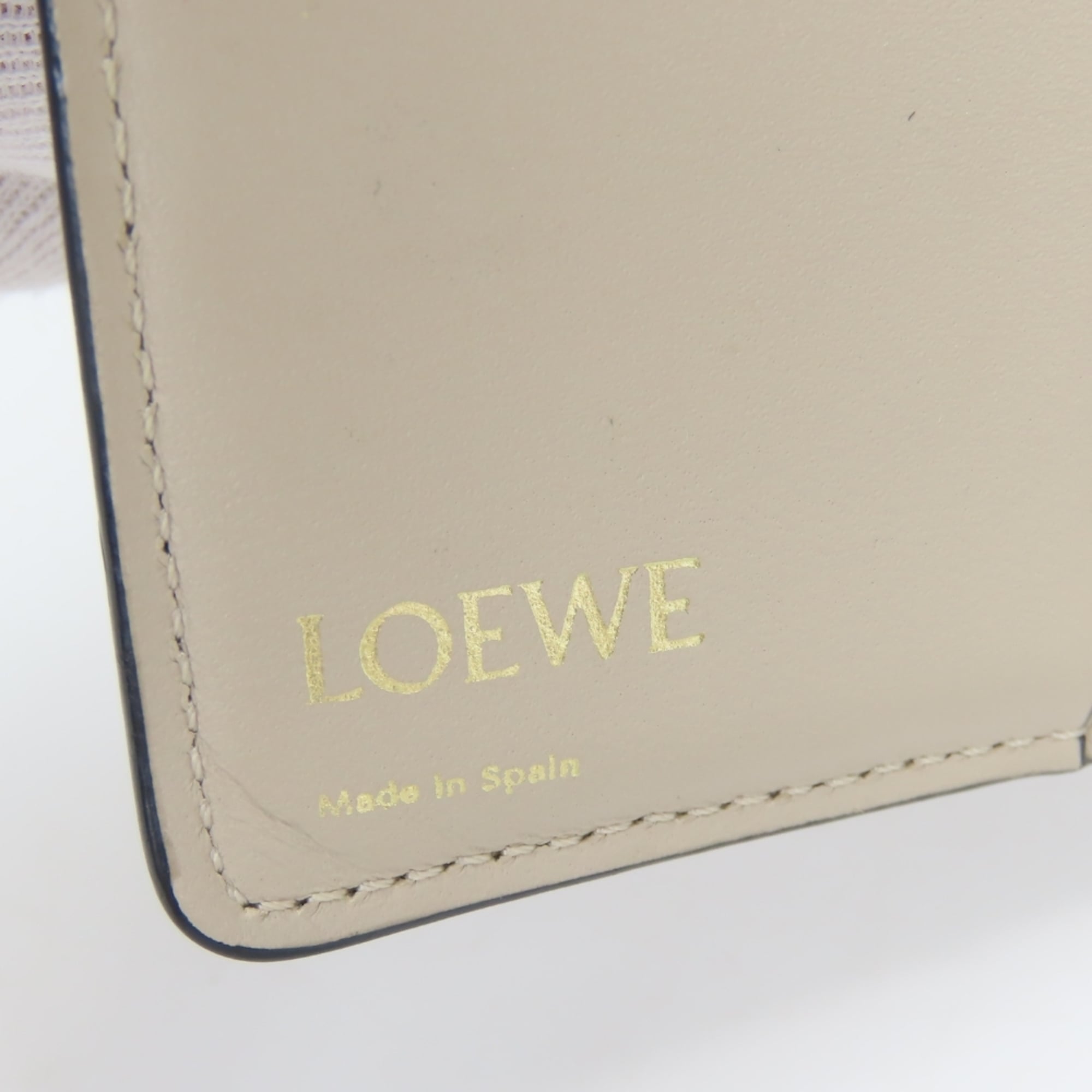 Loewe Grayish Leather Wallet (Bi-Fold) (Pre-Owned)
