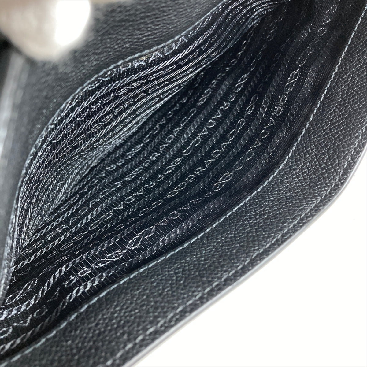 Prada Black Leather Shoulder Bag (Pre-Owned)