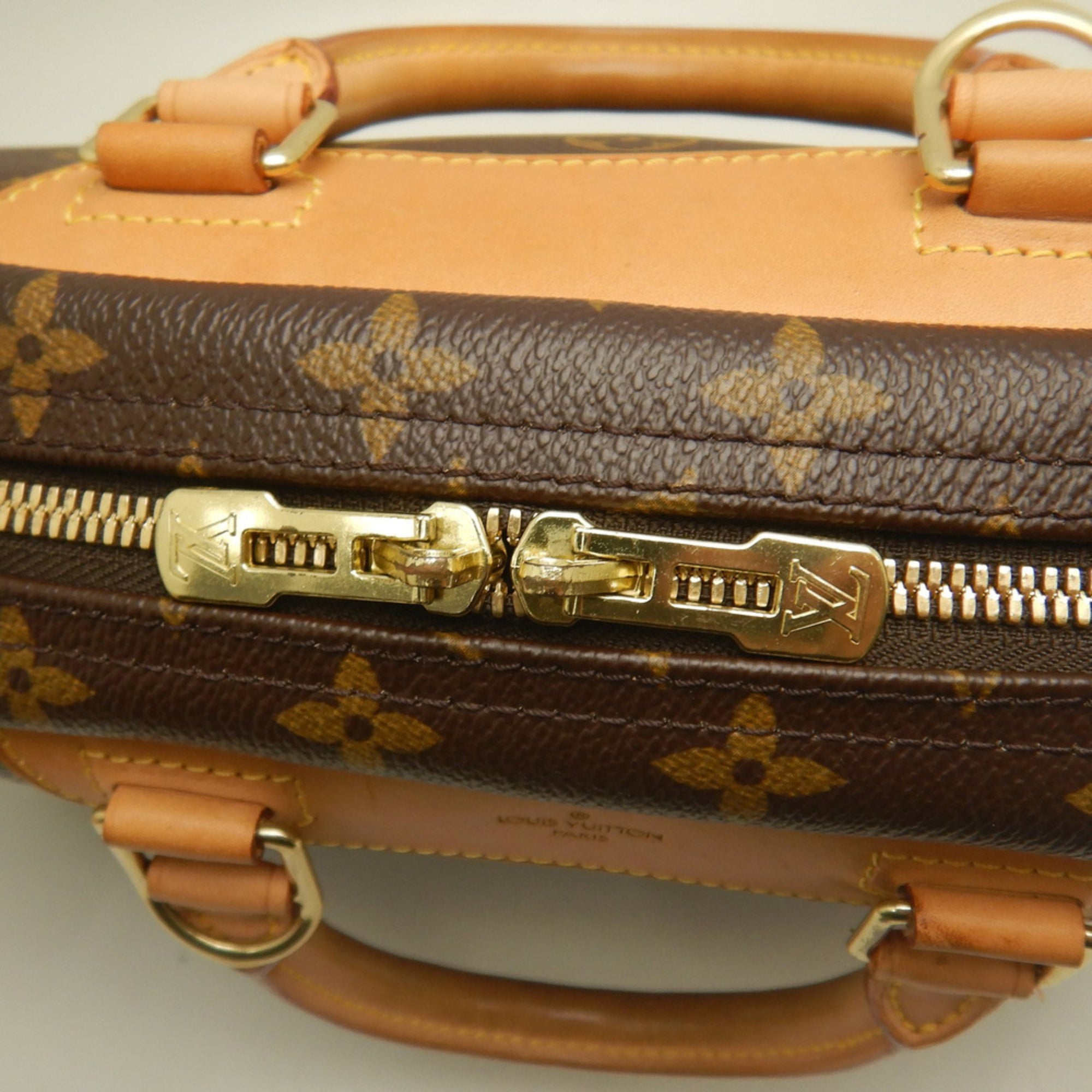 Louis Vuitton Brown Monogram Monogram Canvas Handbag (Pre-Owned)