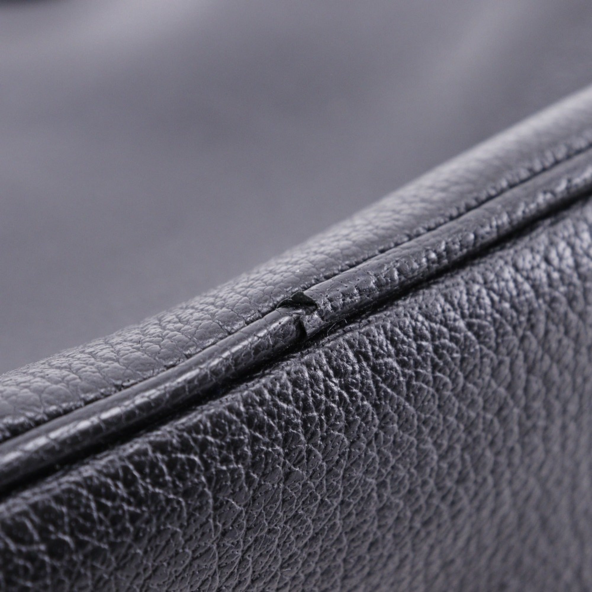 Bvlgari Black Leather Handbag (Pre-Owned)