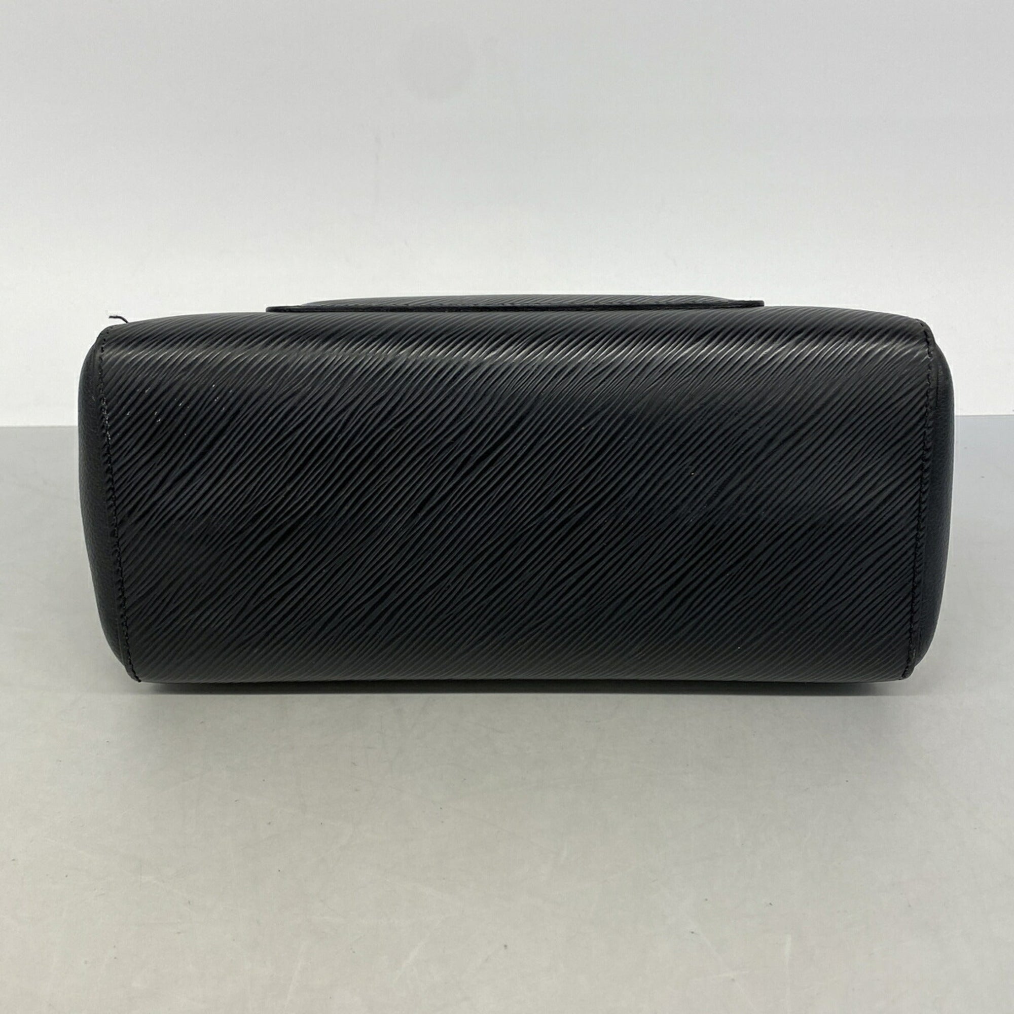 Louis Vuitton Noir Handbag (Pre-Owned)
