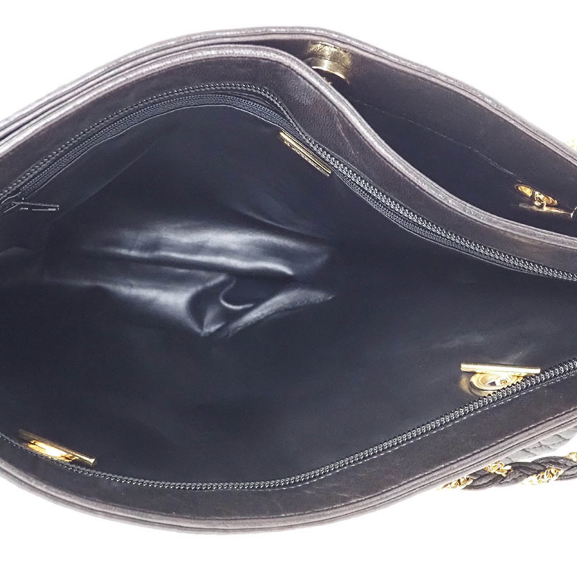 Bally Black Leather Shoulder Bag (Pre-Owned)