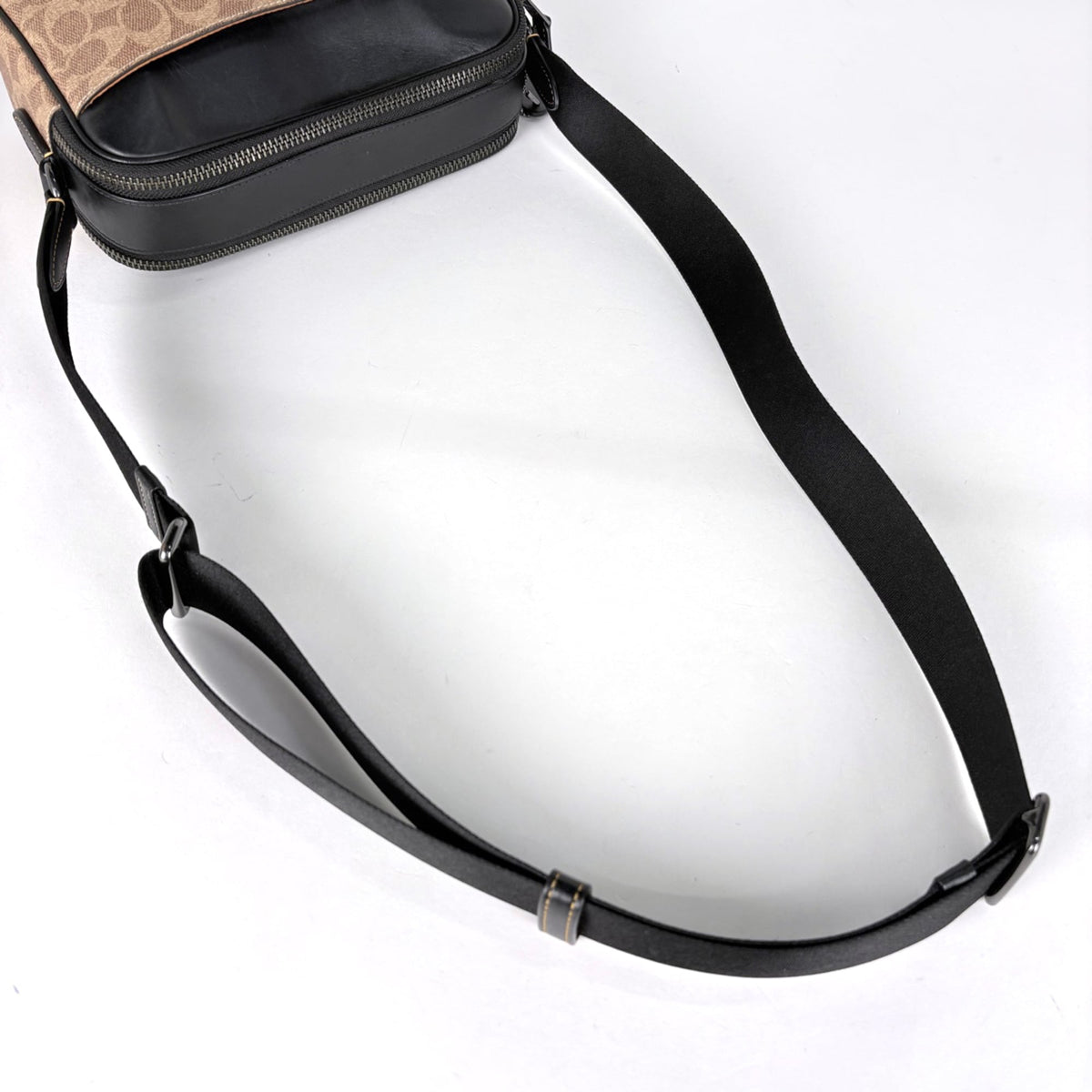 Coach Signature Black Brown Signature Line Leather Shoulder Bag (Pre-Owned)