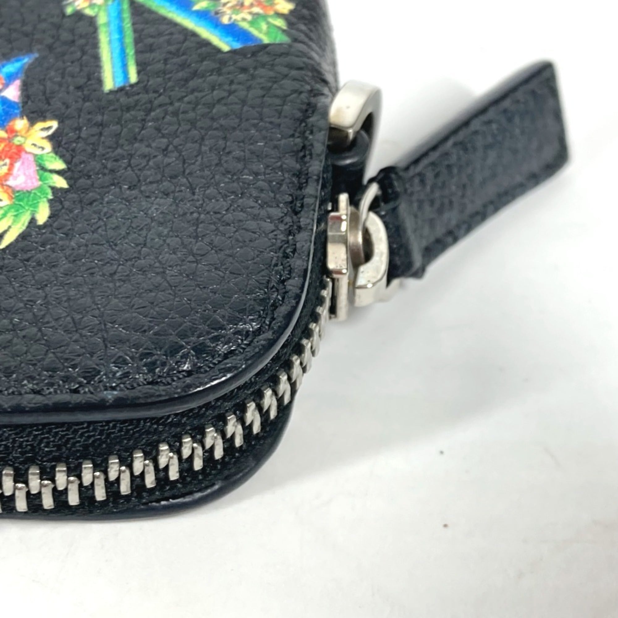 Versace Black Leather Coin Purse/Coin Case (Pre-Owned)