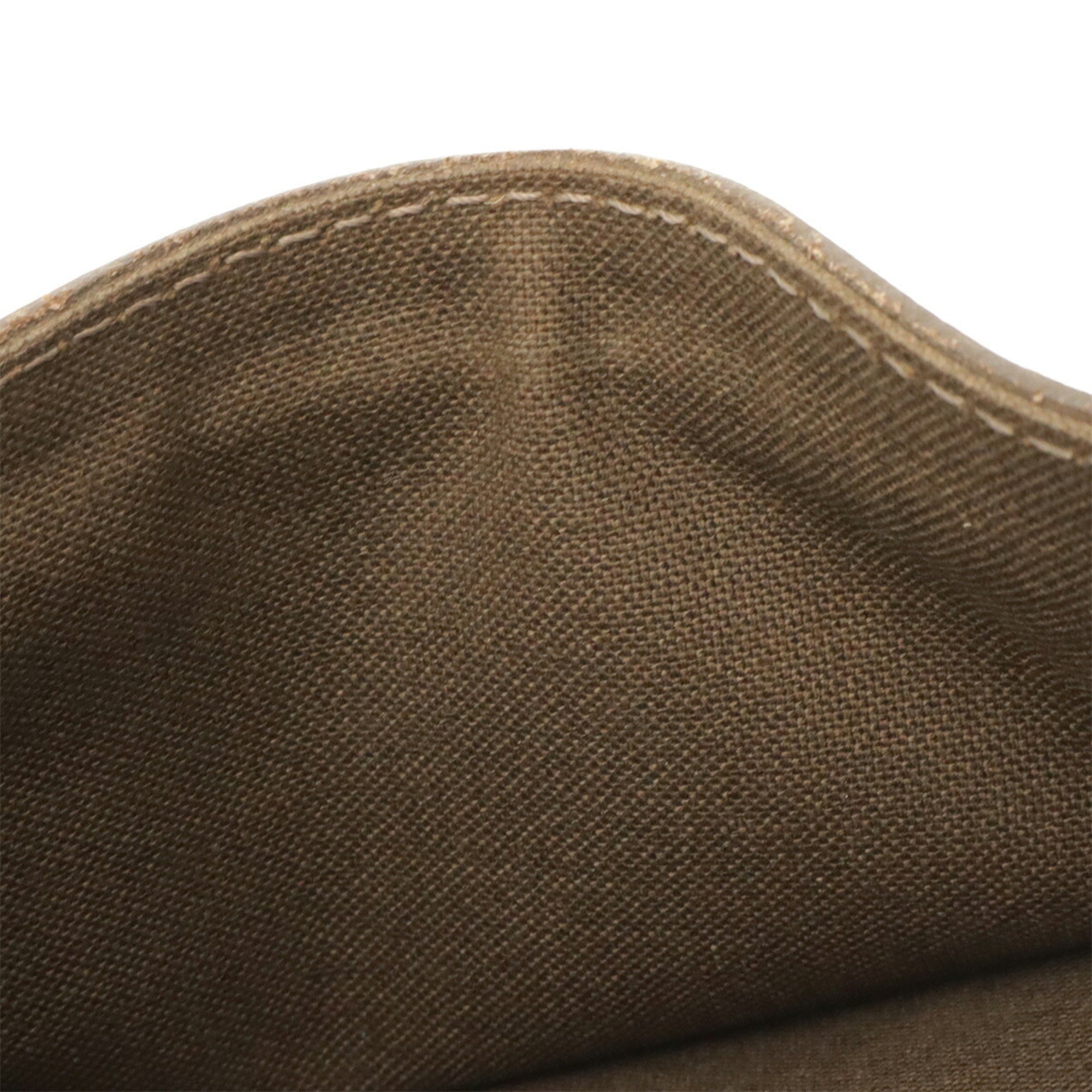 Louis Vuitton Brown Grizzly Taiga Leather Shoulder Bag (Pre-Owned)