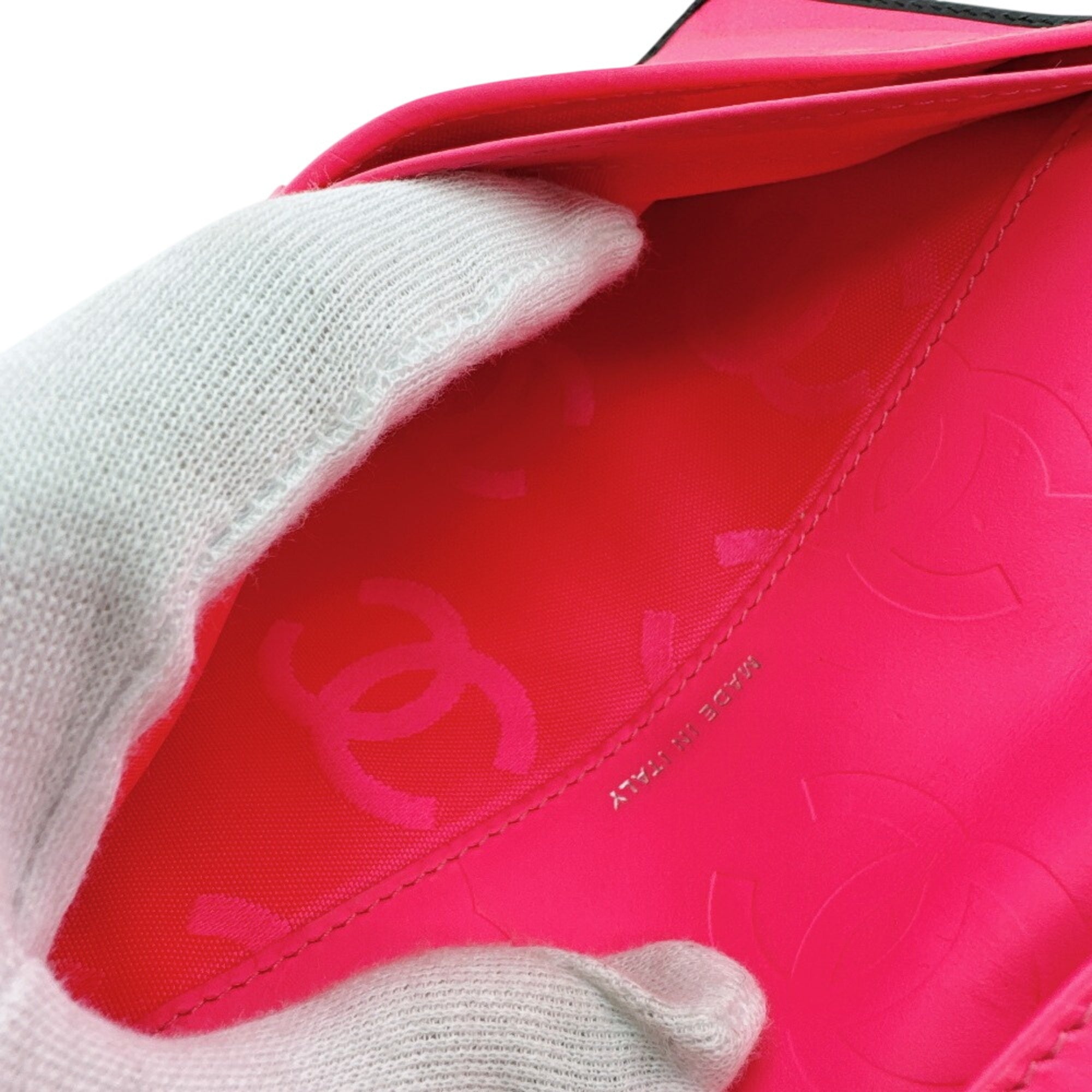 Chanel Black Pink Leather Long Wallet (Bi-Fold) (Pre-Owned)