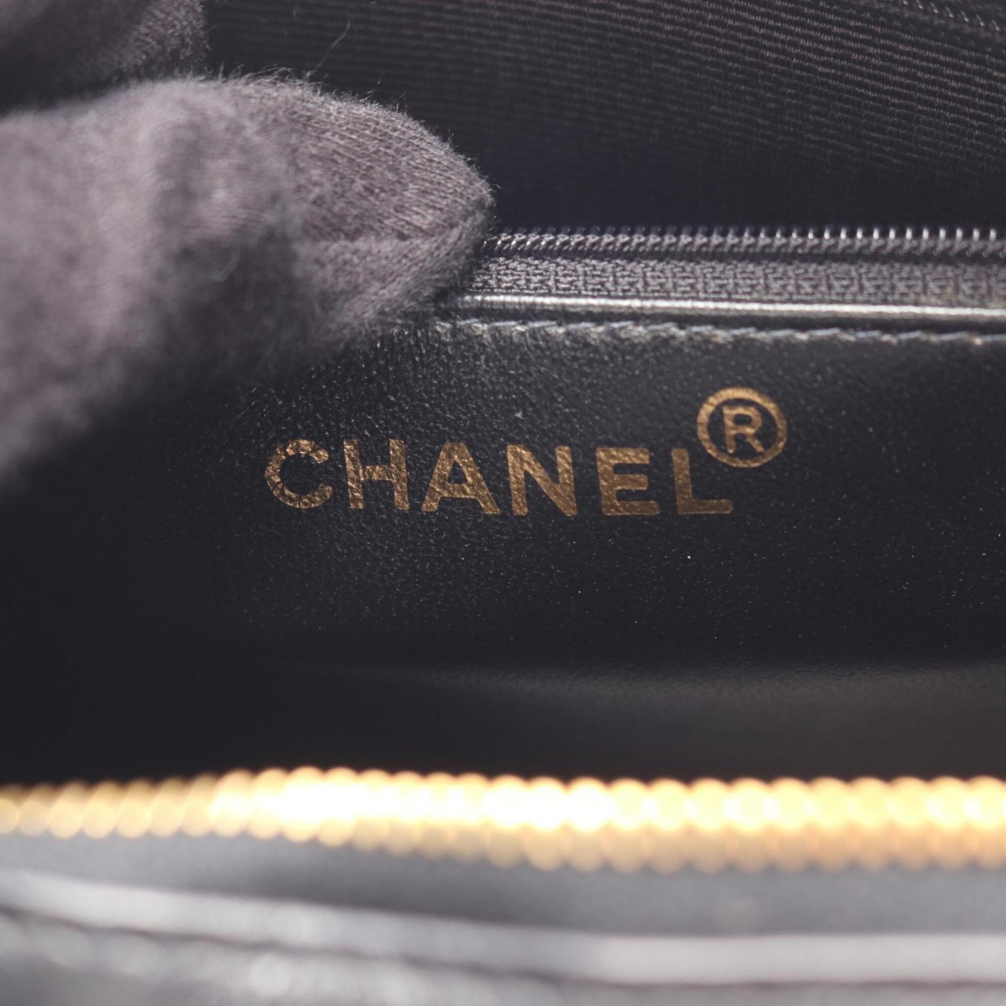Chanel Black Leather Handbag (Pre-Owned)