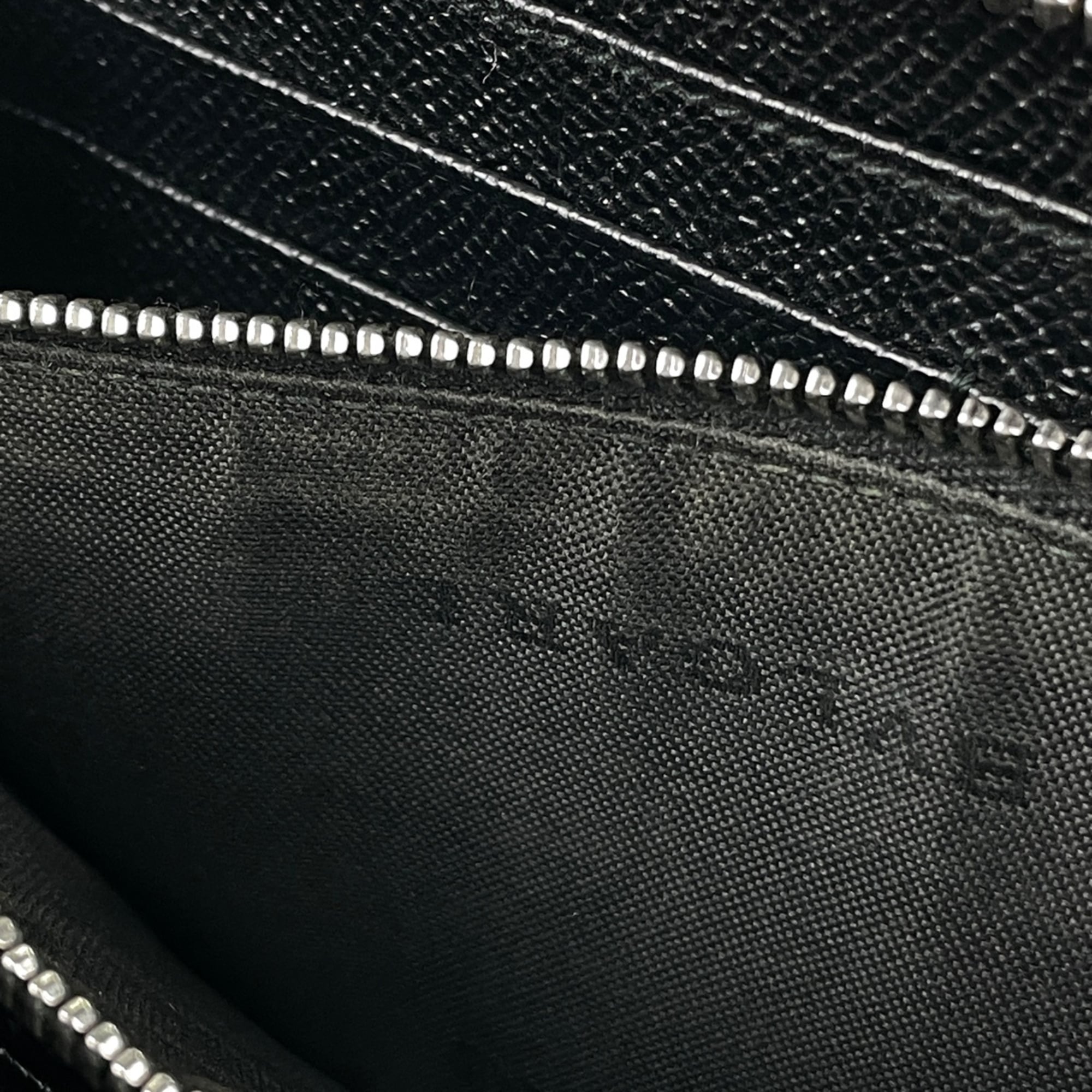Bvlgari Black Leather Long Wallet (Bi-Fold) (Pre-Owned)