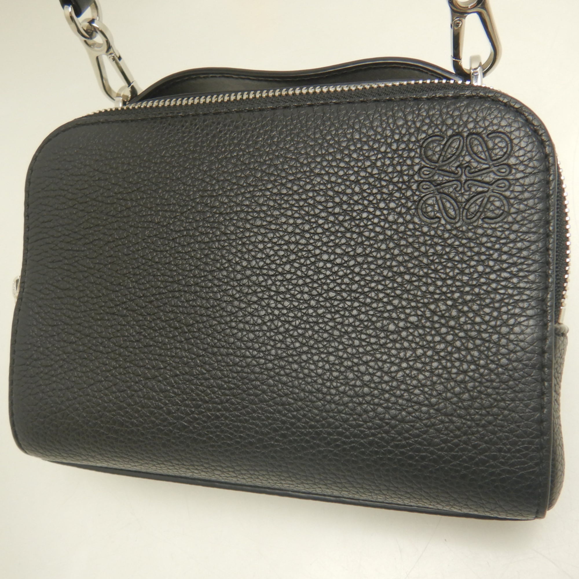 Loewe Black Leather Shoulder Bag Sling Bag (Pre-Owned)