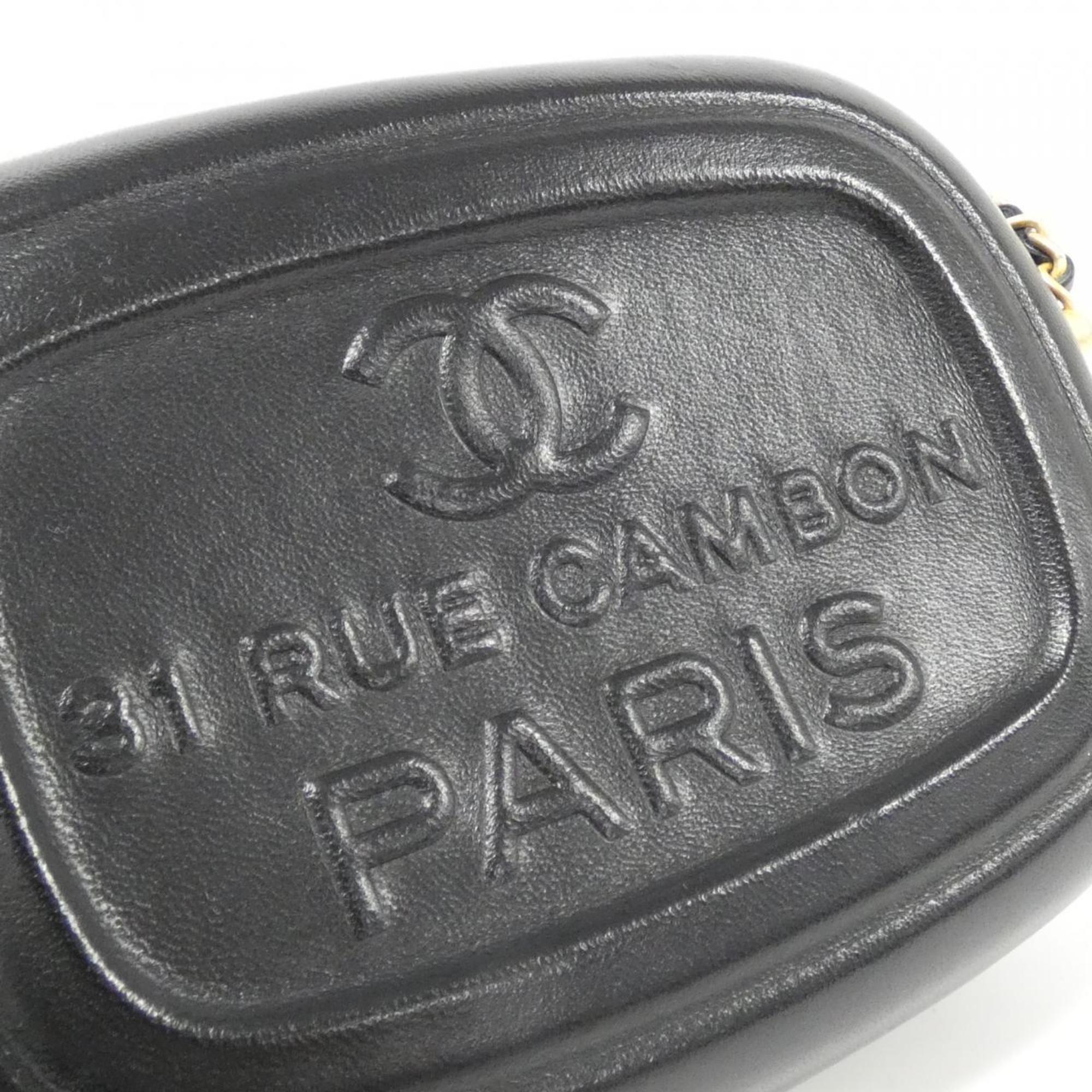 Chanel Black Leather Shoulder Bag (Pre-Owned)