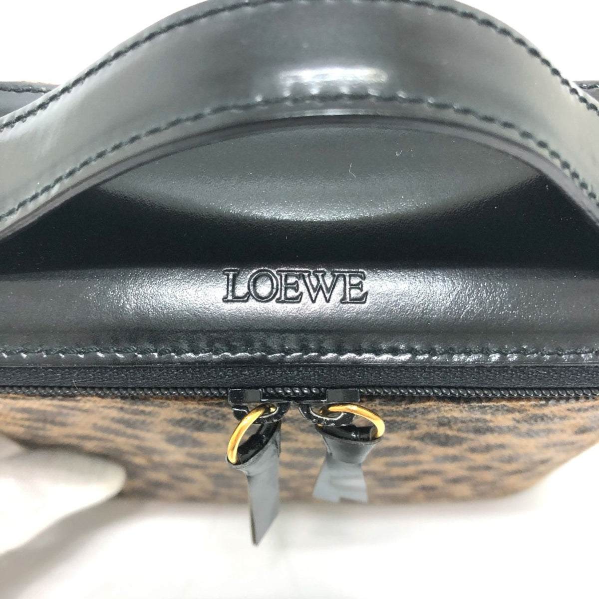 Loewe Brown Leather Handbag (Pre-Owned)