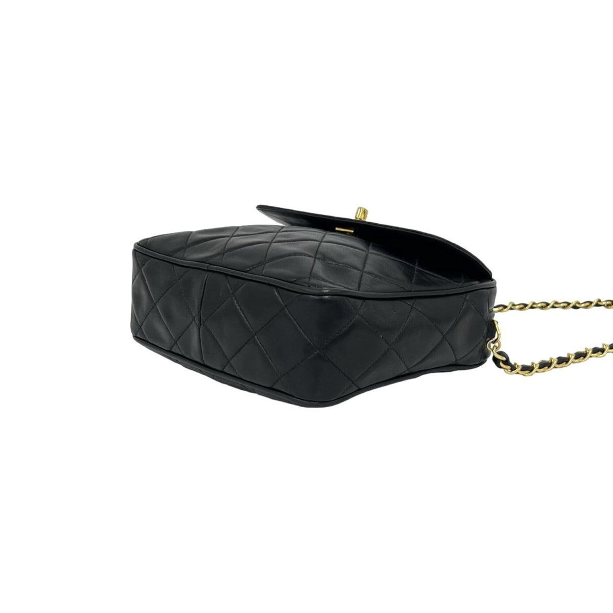 Chanel Black Leather Shoulder Bag (Pre-Owned)
