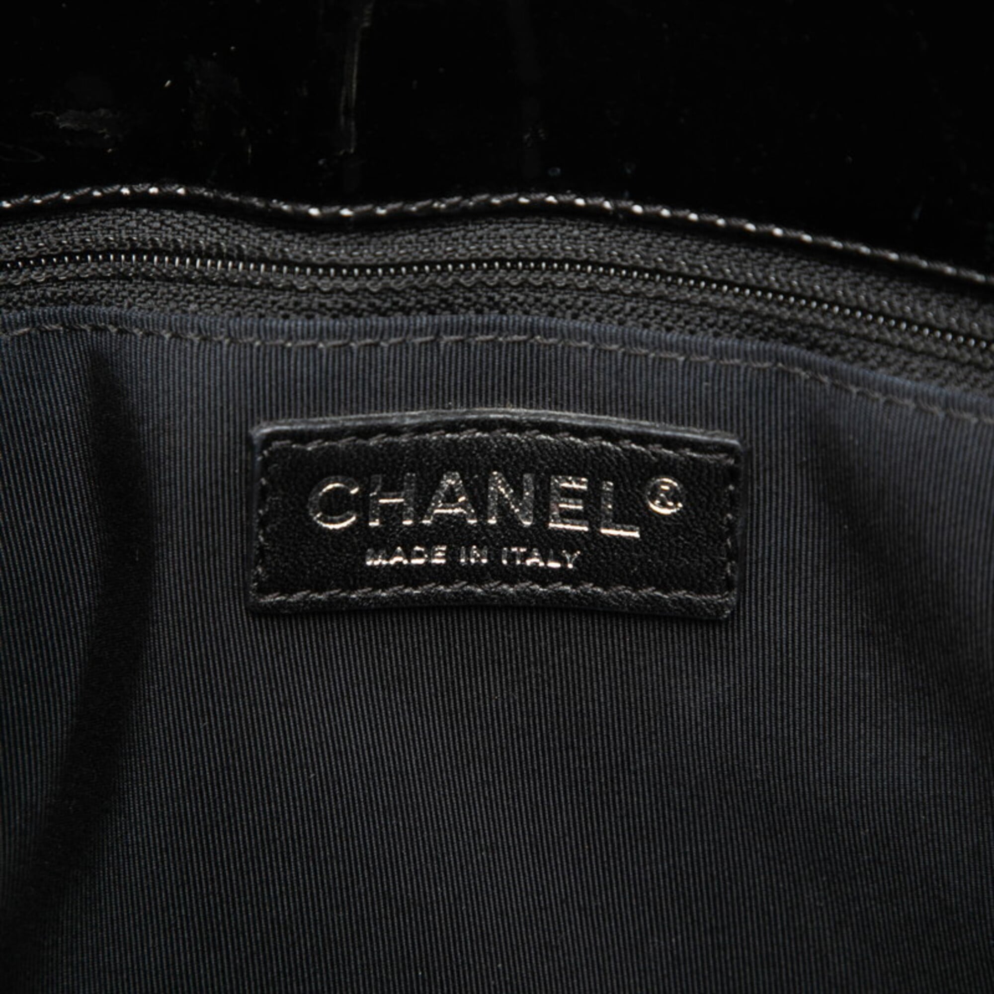 Chanel Matelasse Black Patent Leather Handbag Tote Bag (Pre-Owned)