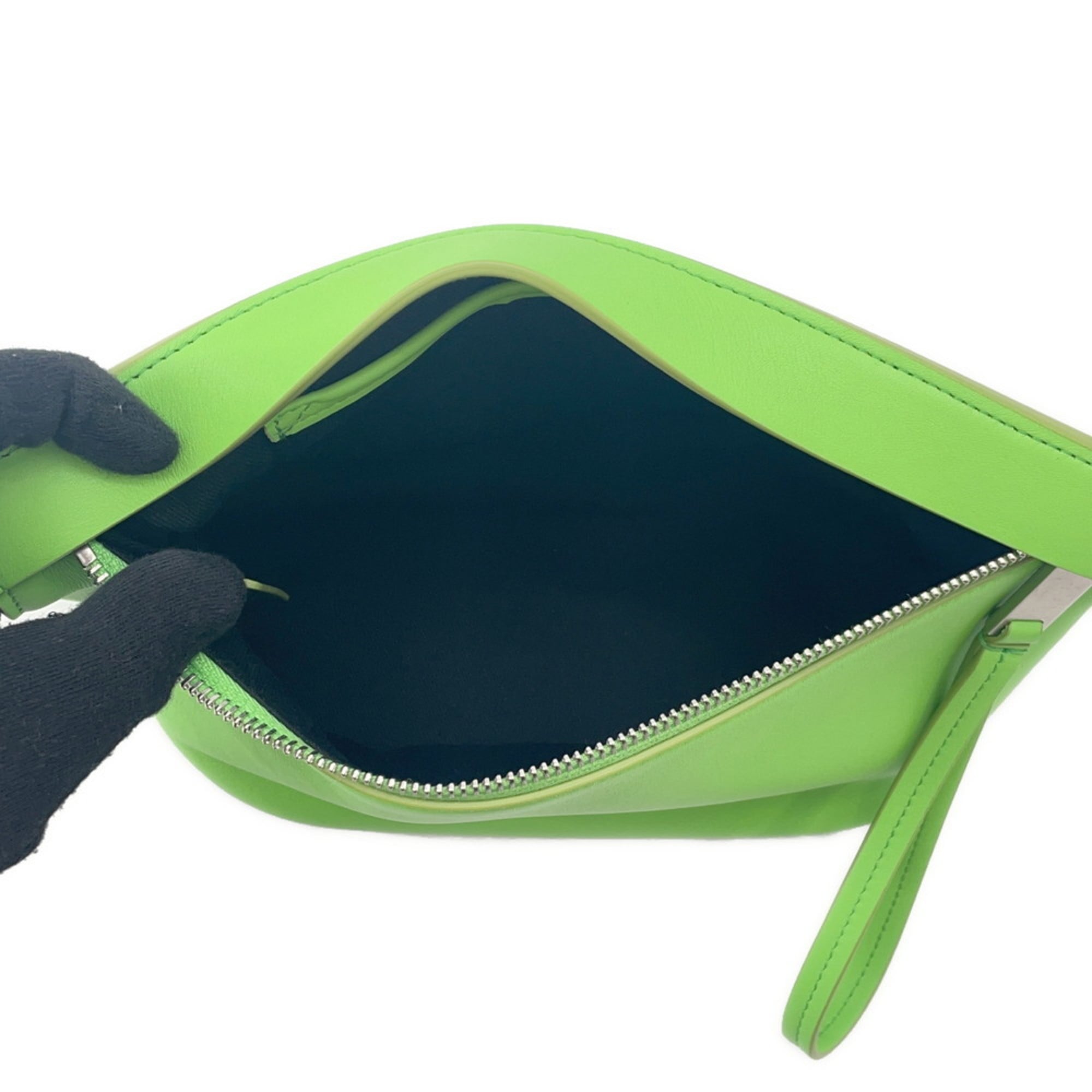 Salvatore Ferragamo Light Green Leather Clutch Bag (Pre-Owned)