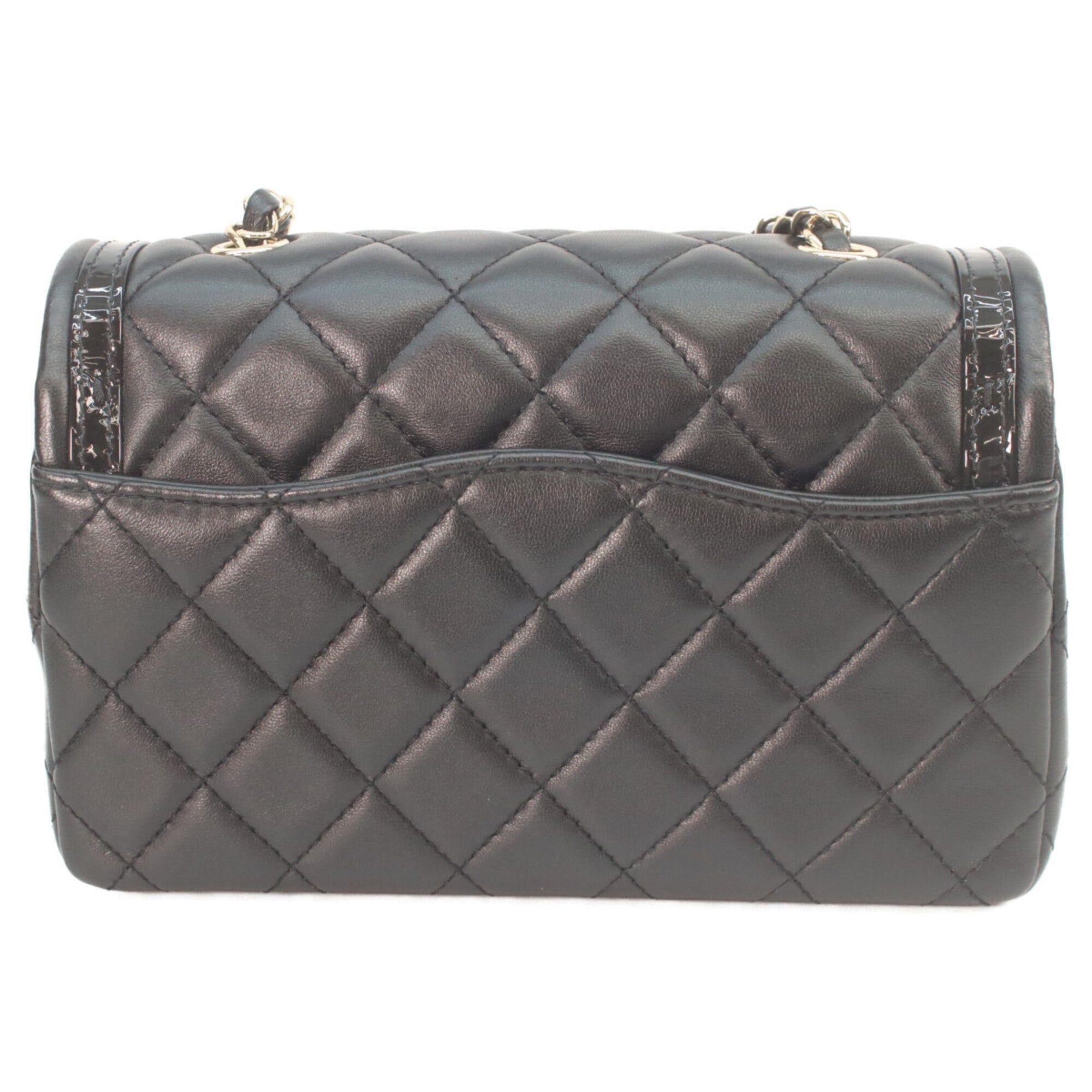 Chanel Black Leather Shoulder Bag (Pre-Owned)