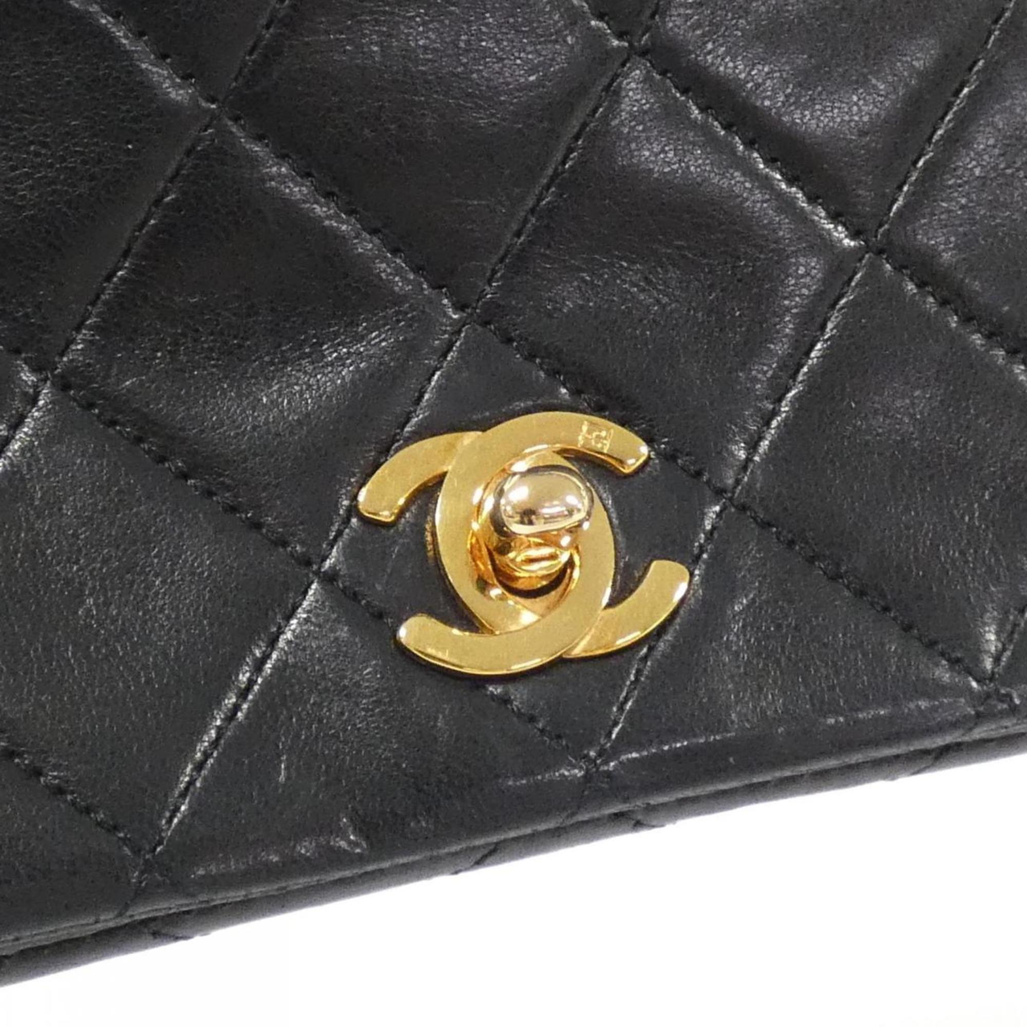 Chanel Black Leather Shoulder Bag (Pre-Owned)