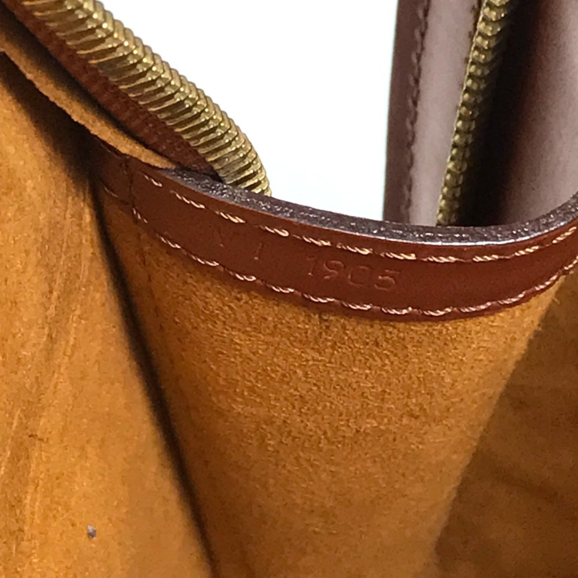 Louis Vuitton Brown Epi Leather Shoulder Bag (Pre-Owned)