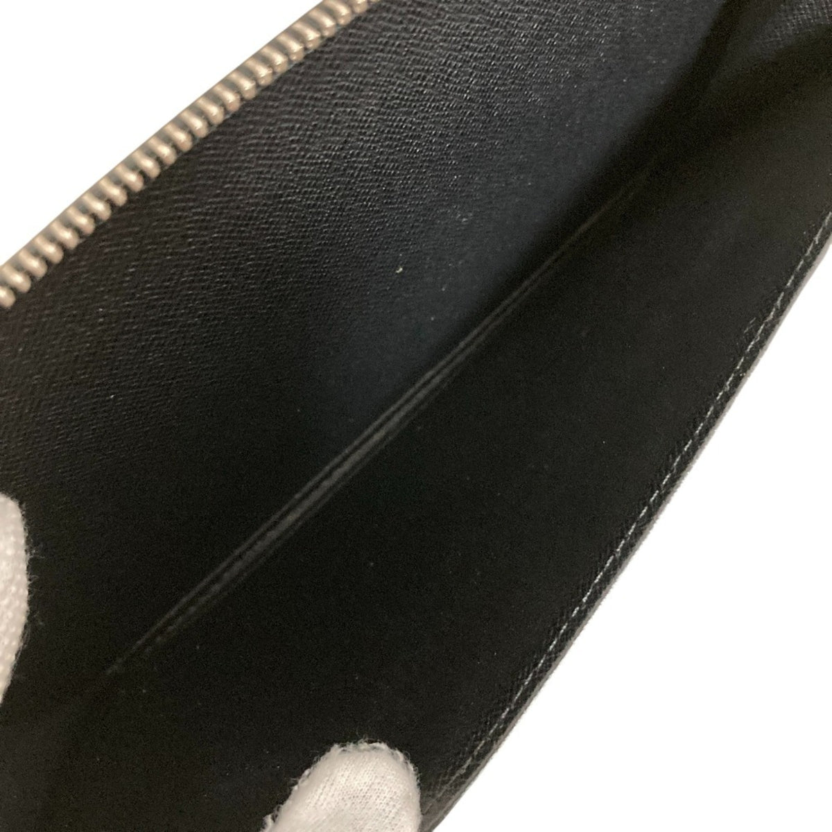 Louis Vuitton Ardoise Black Taiga Leather Long Wallet (Bi-Fold) (Pre-Owned)