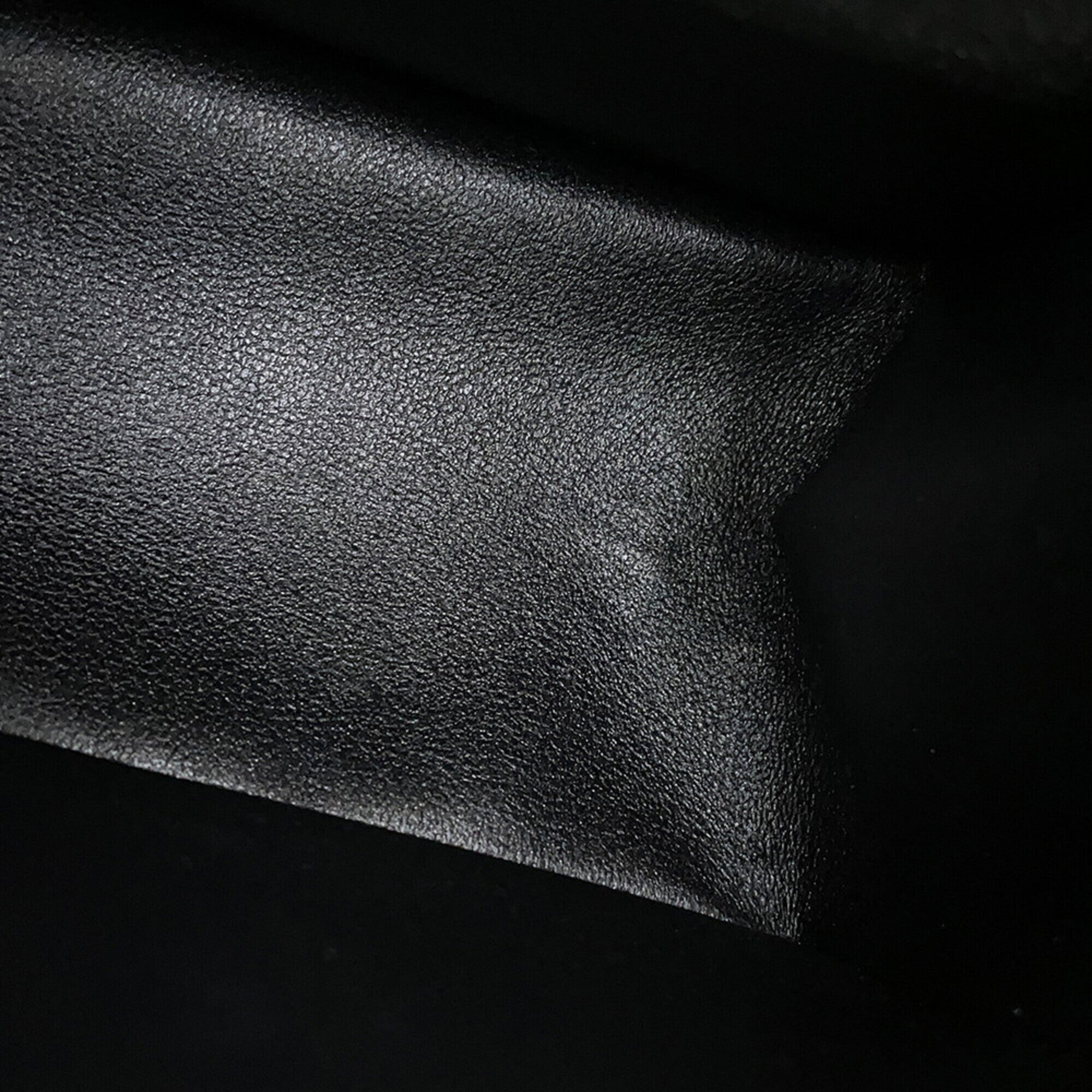 Chanel Black Leather Handbag Shoulder Bag (Pre-Owned)