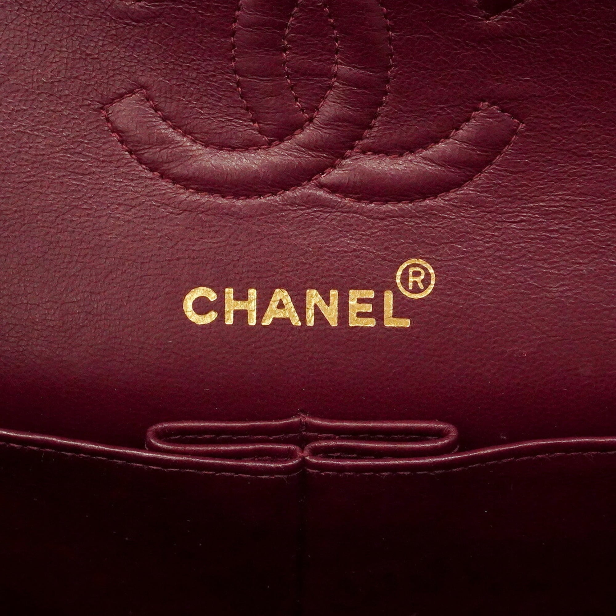 Chanel Black Leather Shoulder Bag (Pre-Owned)