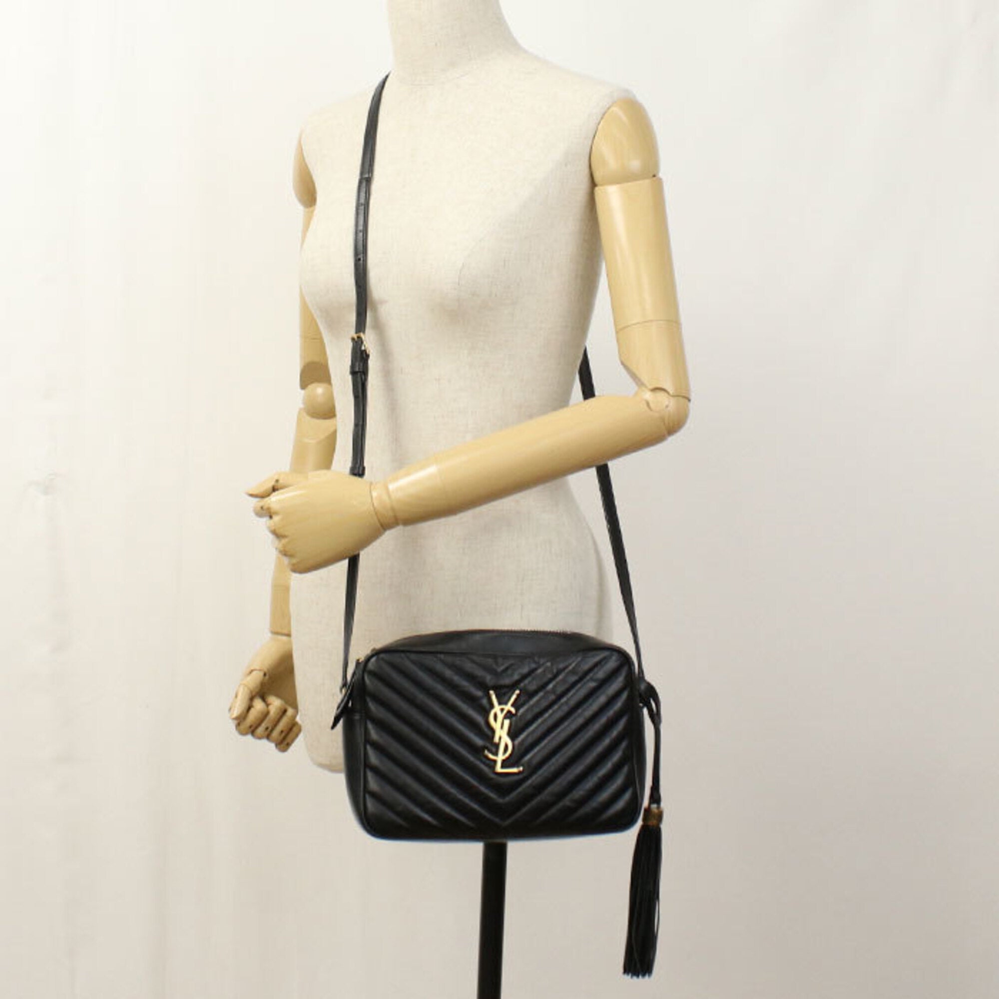 Saint Laurent Black Leather Shoulder Bag (Pre-Owned)
