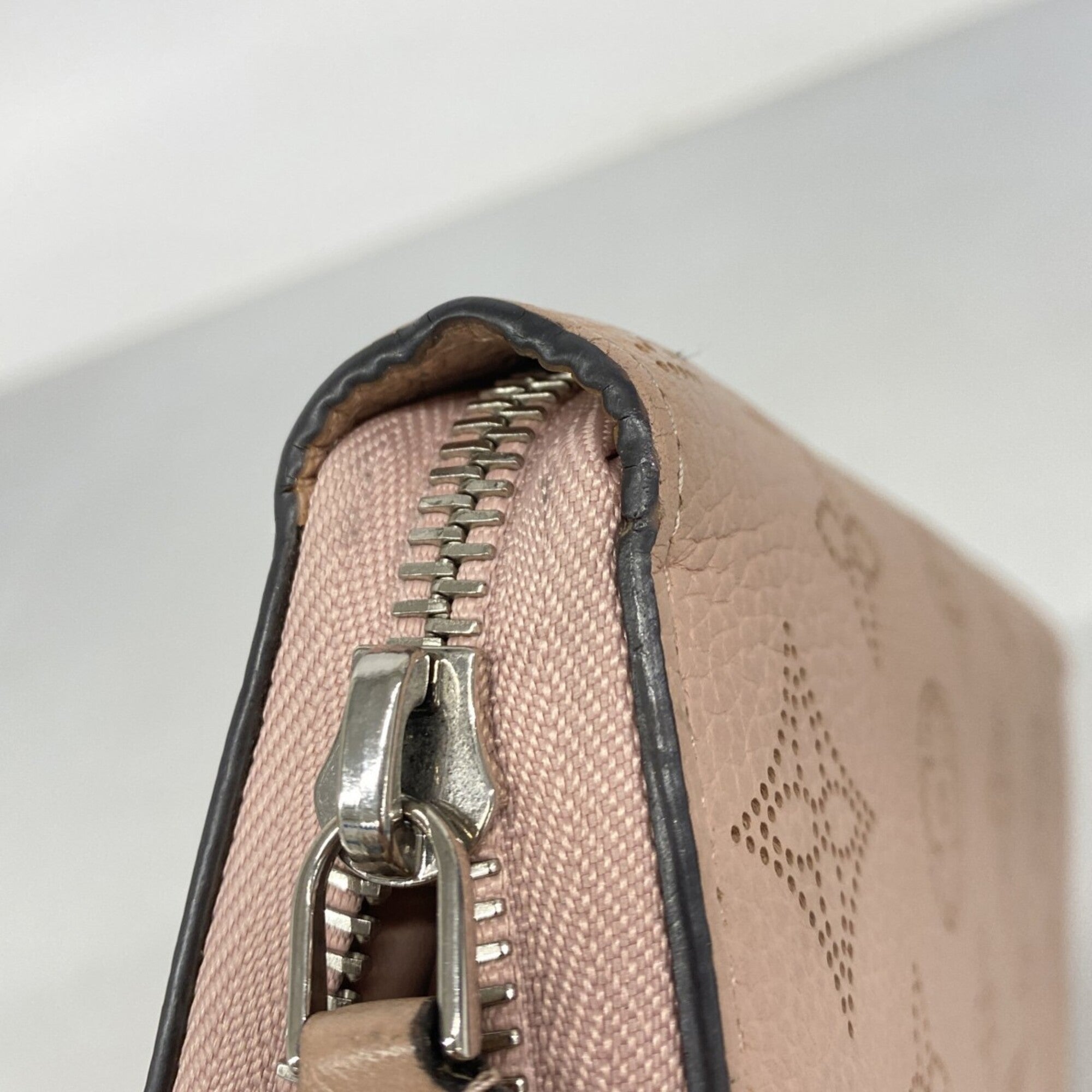 Louis Vuitton Magnolia Long Wallet (Bi-Fold) (Pre-Owned)