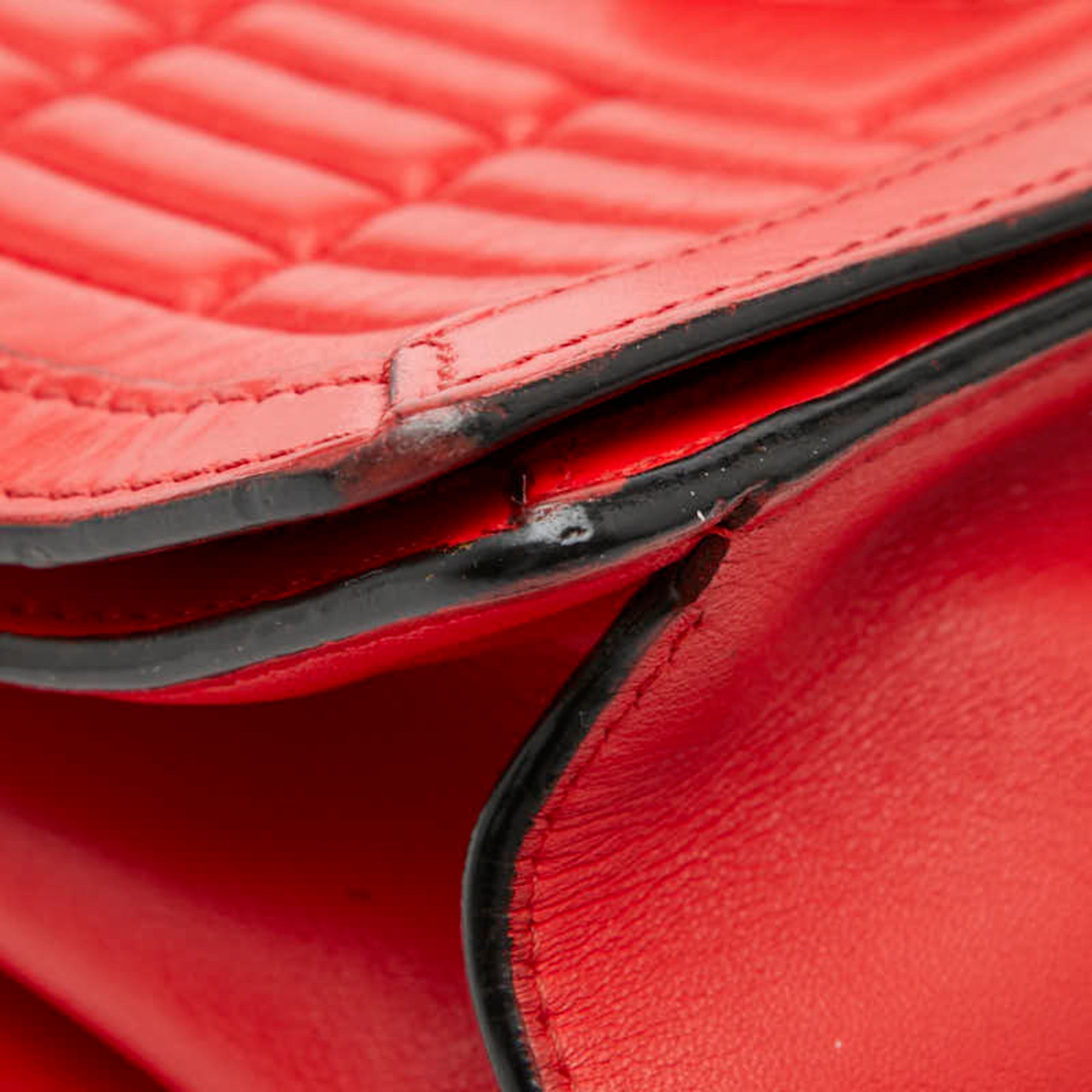 Loewe Red Color Leather Shoulder Bag (Pre-Owned)
