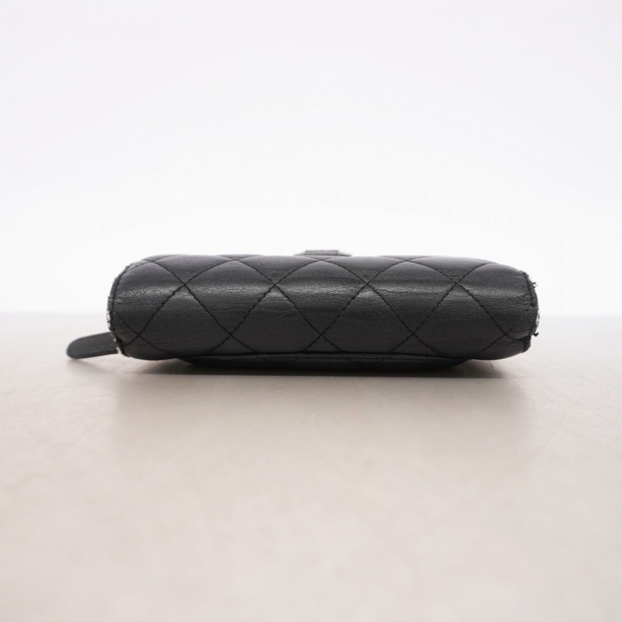 Chanel Black Leather Wallet (Bi-Fold) (Pre-Owned)